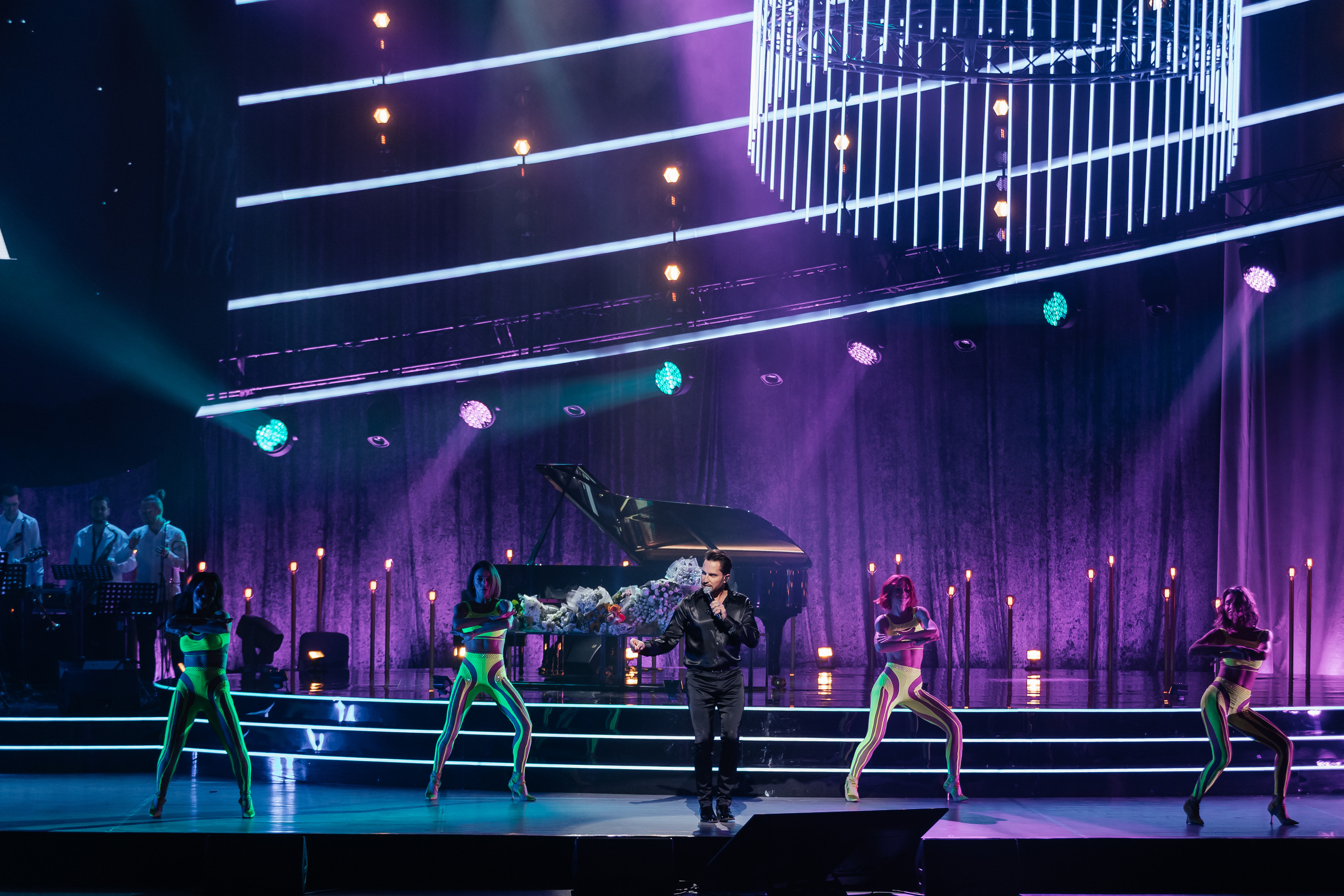 Песни Виктора Резника. Светский фотограф — Анисина Ирина