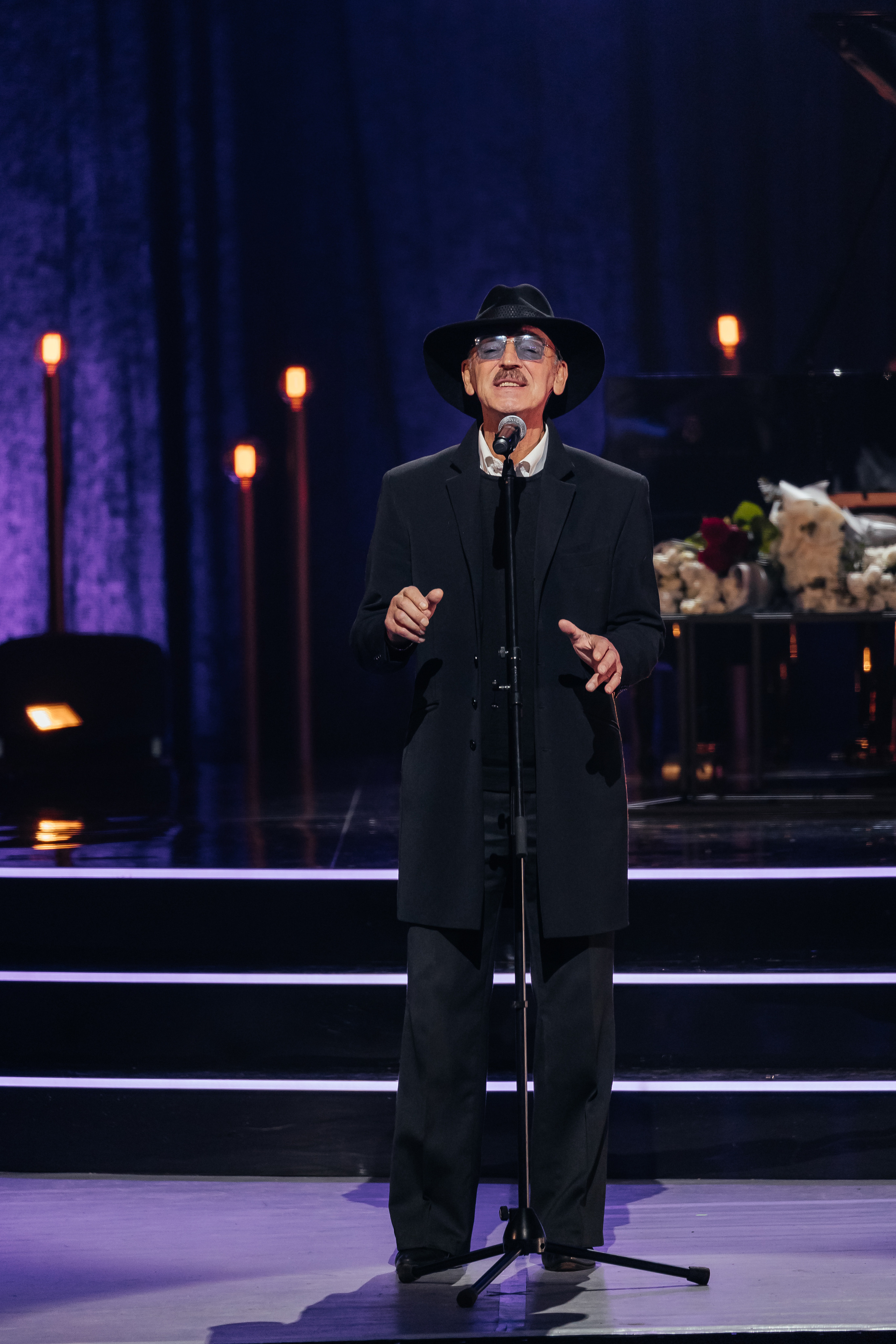 Песни Виктора Резника. Светский фотограф — Анисина Ирина