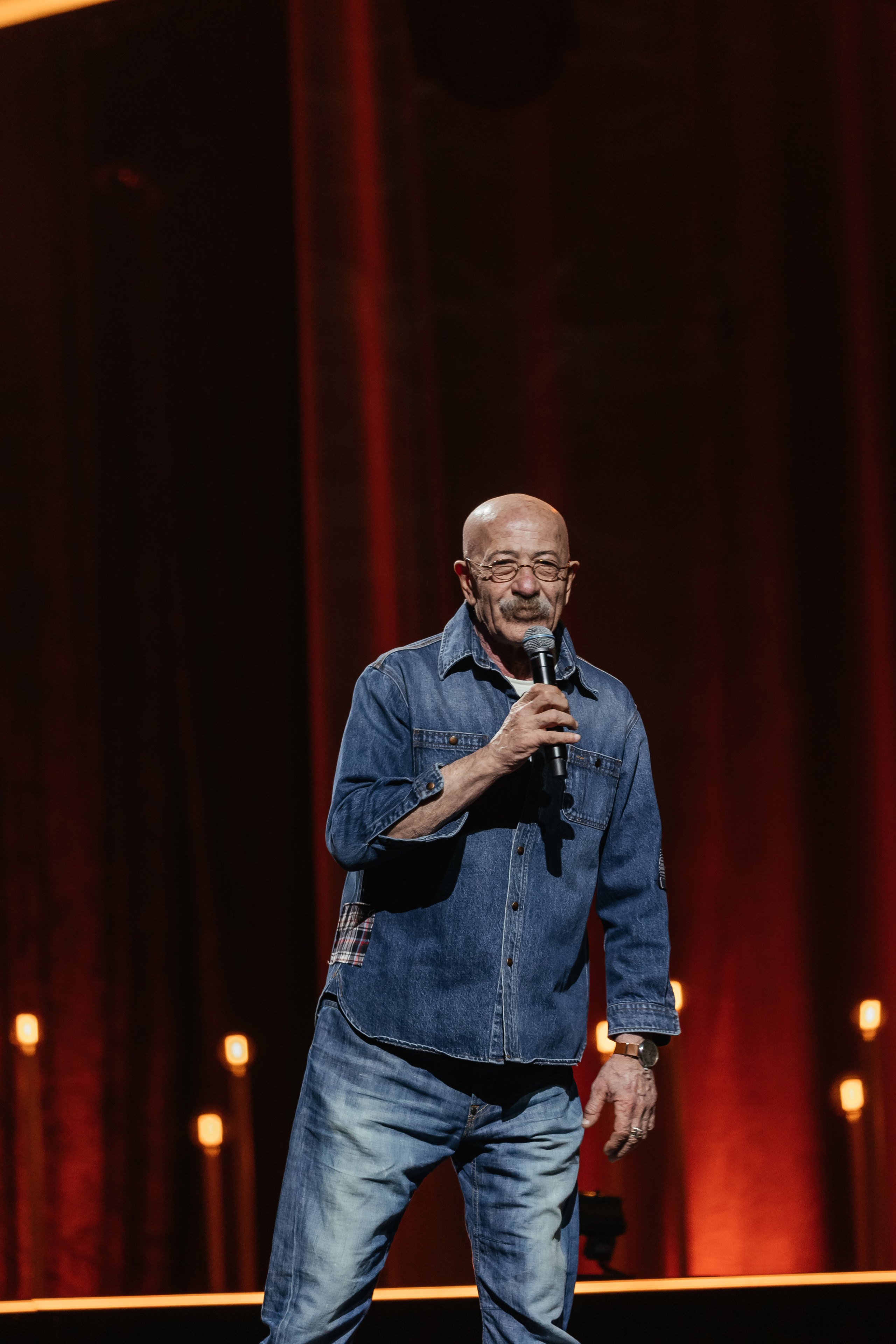 Песни Виктора Резника. Светский фотограф — Анисина Ирина