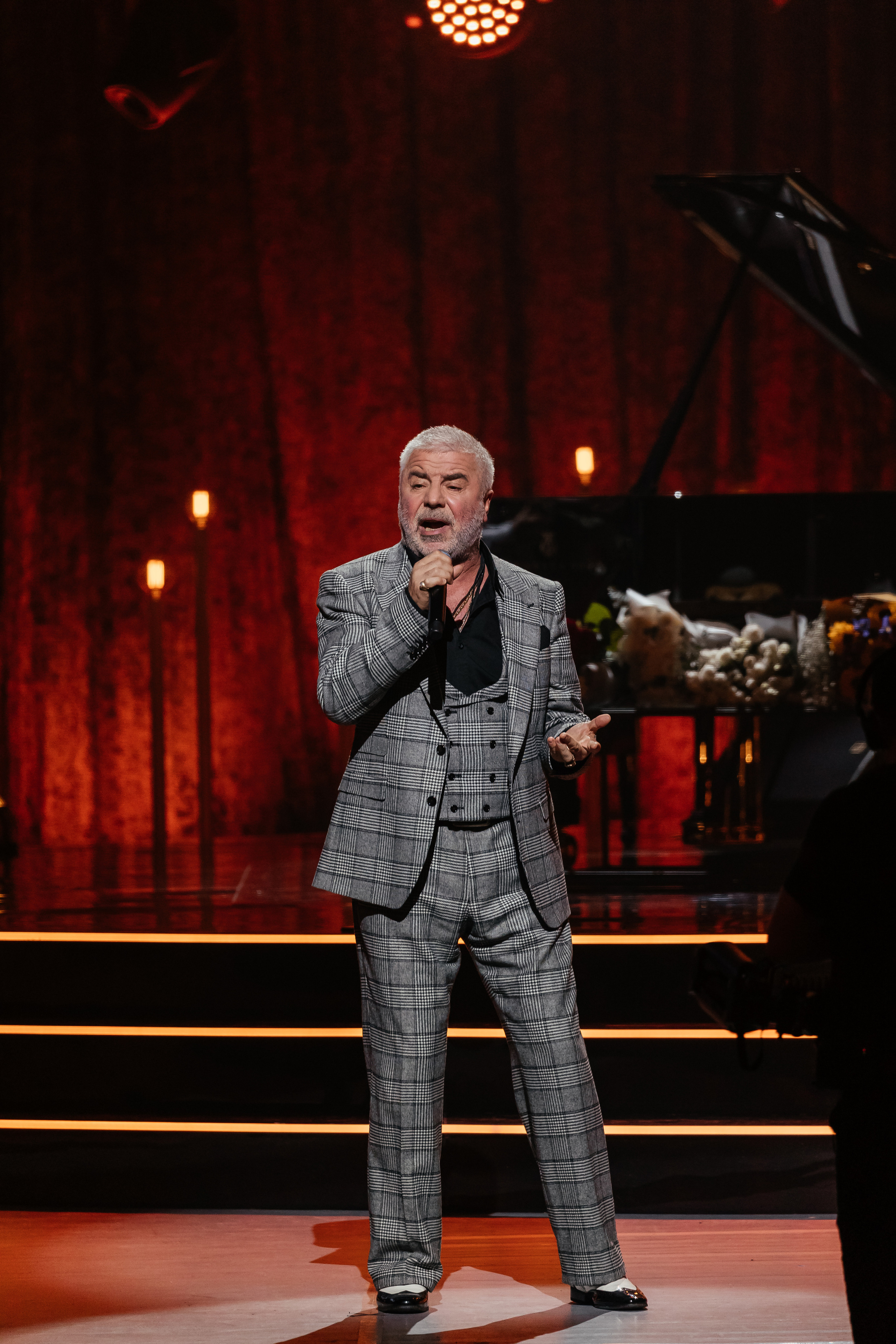 Песни Виктора Резника. Светский фотограф — Анисина Ирина