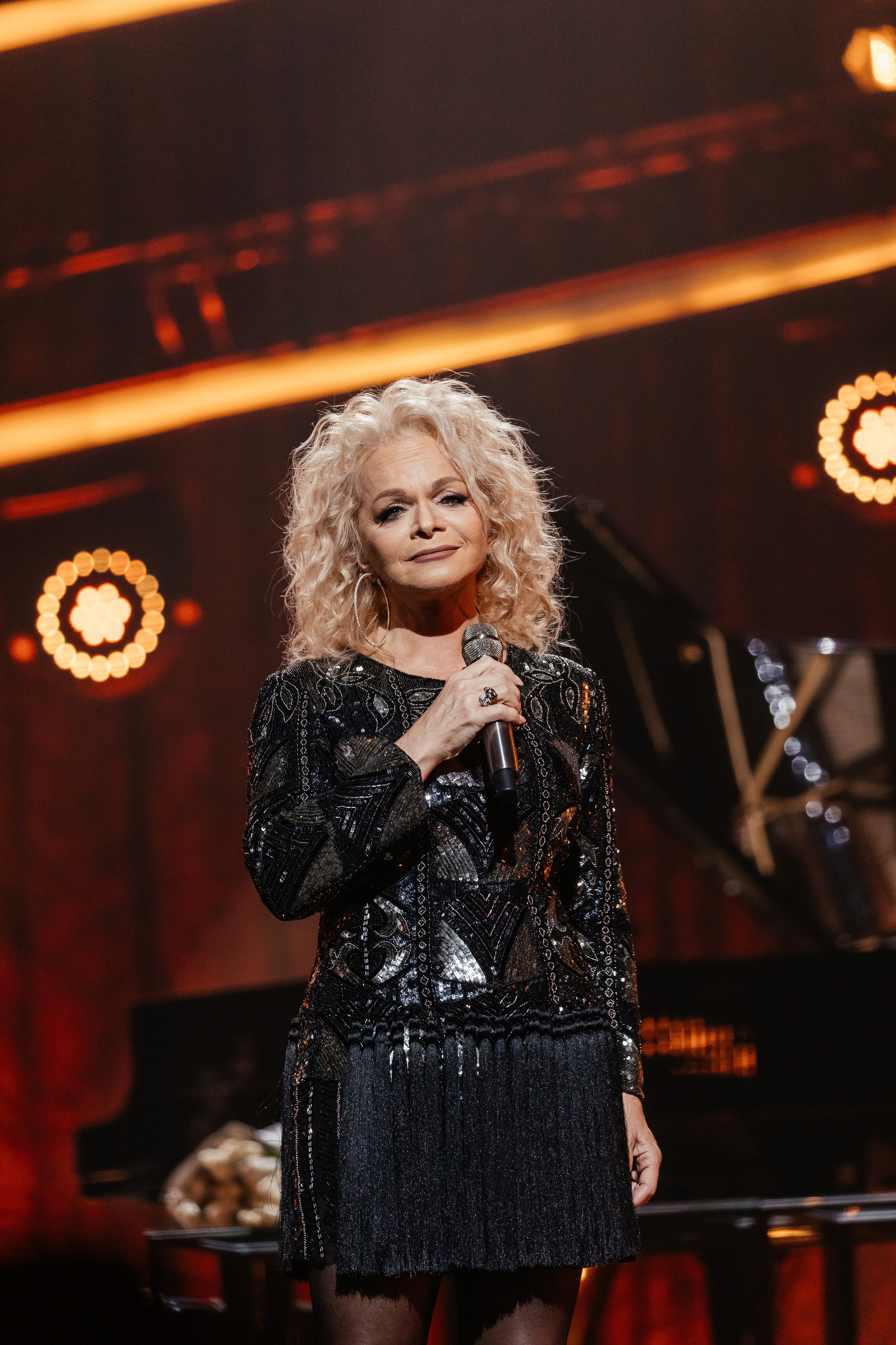 Песни Виктора Резника. Светский фотограф — Анисина Ирина