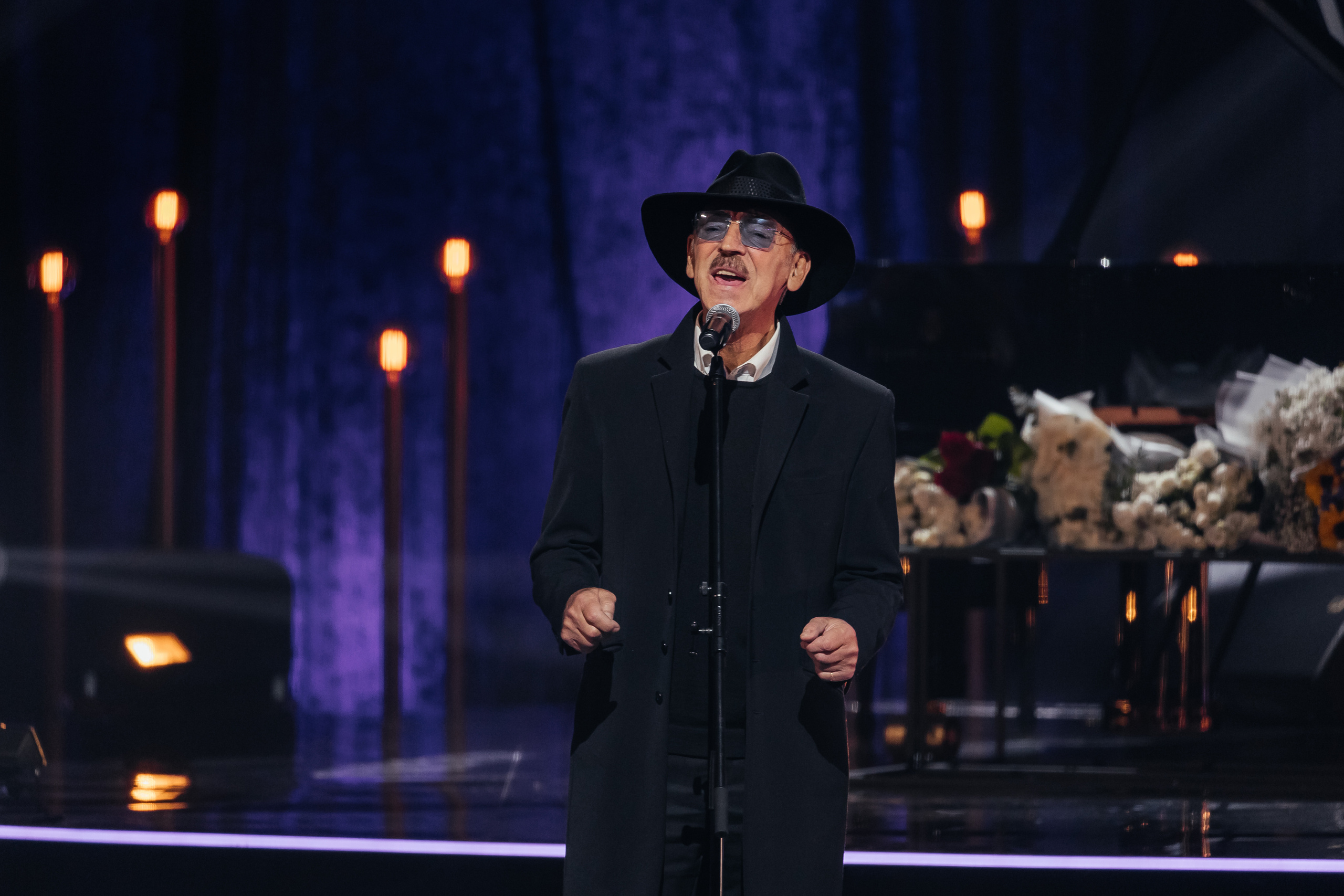 Песни Виктора Резника. Светский фотограф — Анисина Ирина