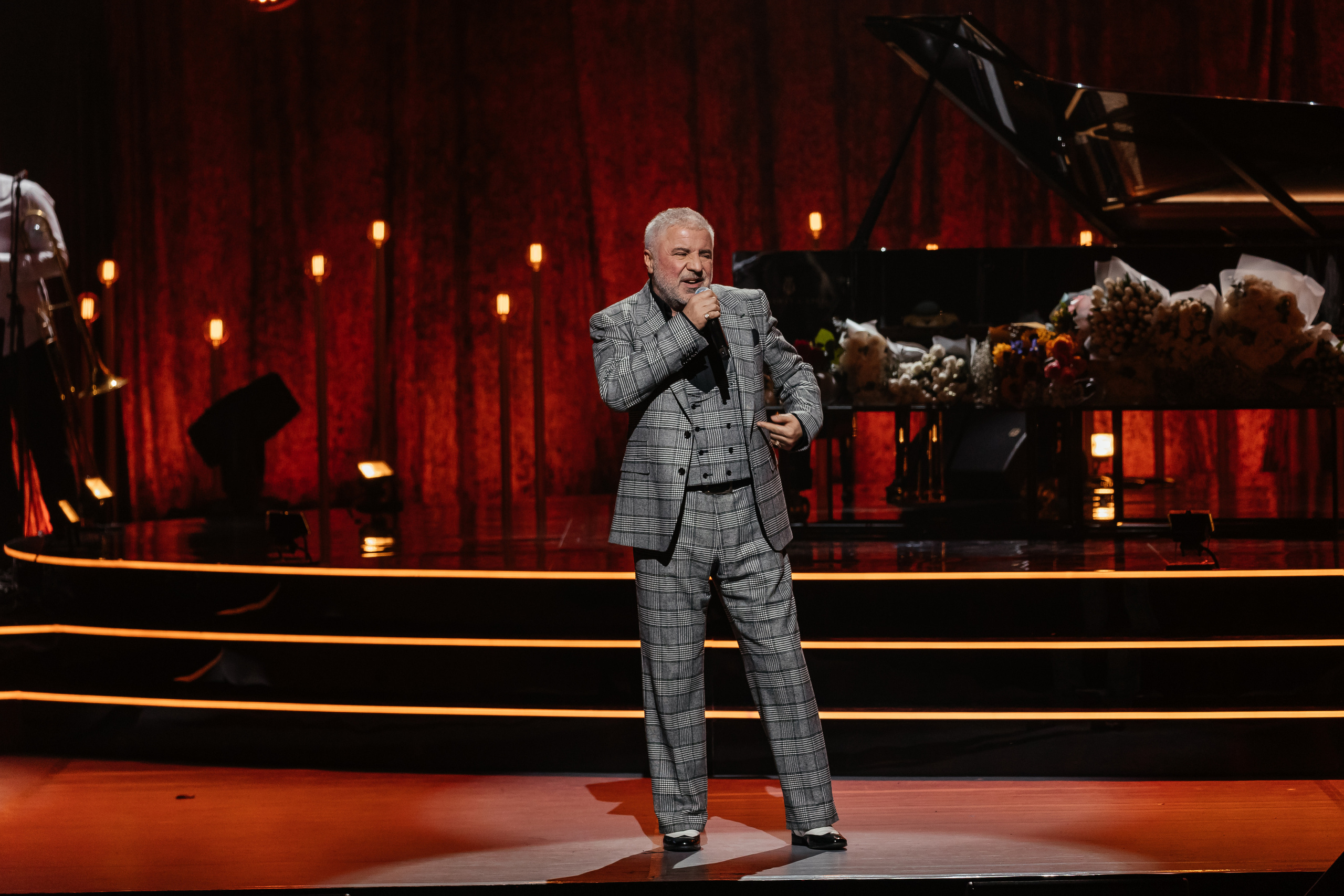 Песни Виктора Резника. Светский фотограф — Анисина Ирина