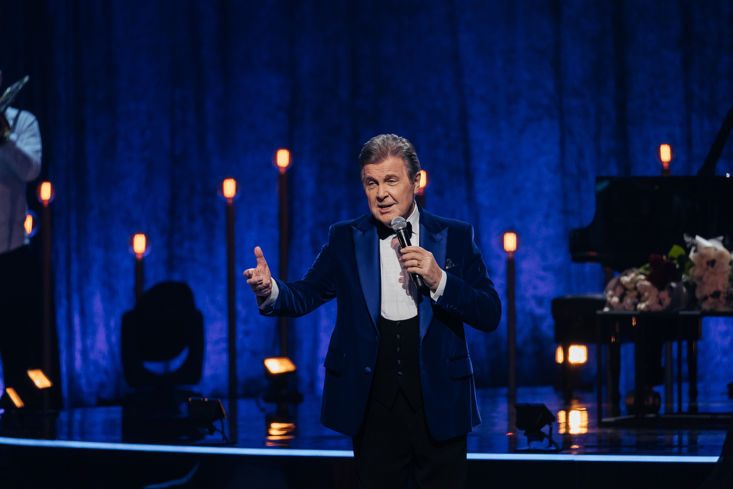 Песни Виктора Резника. Светский фотограф — Анисина Ирина