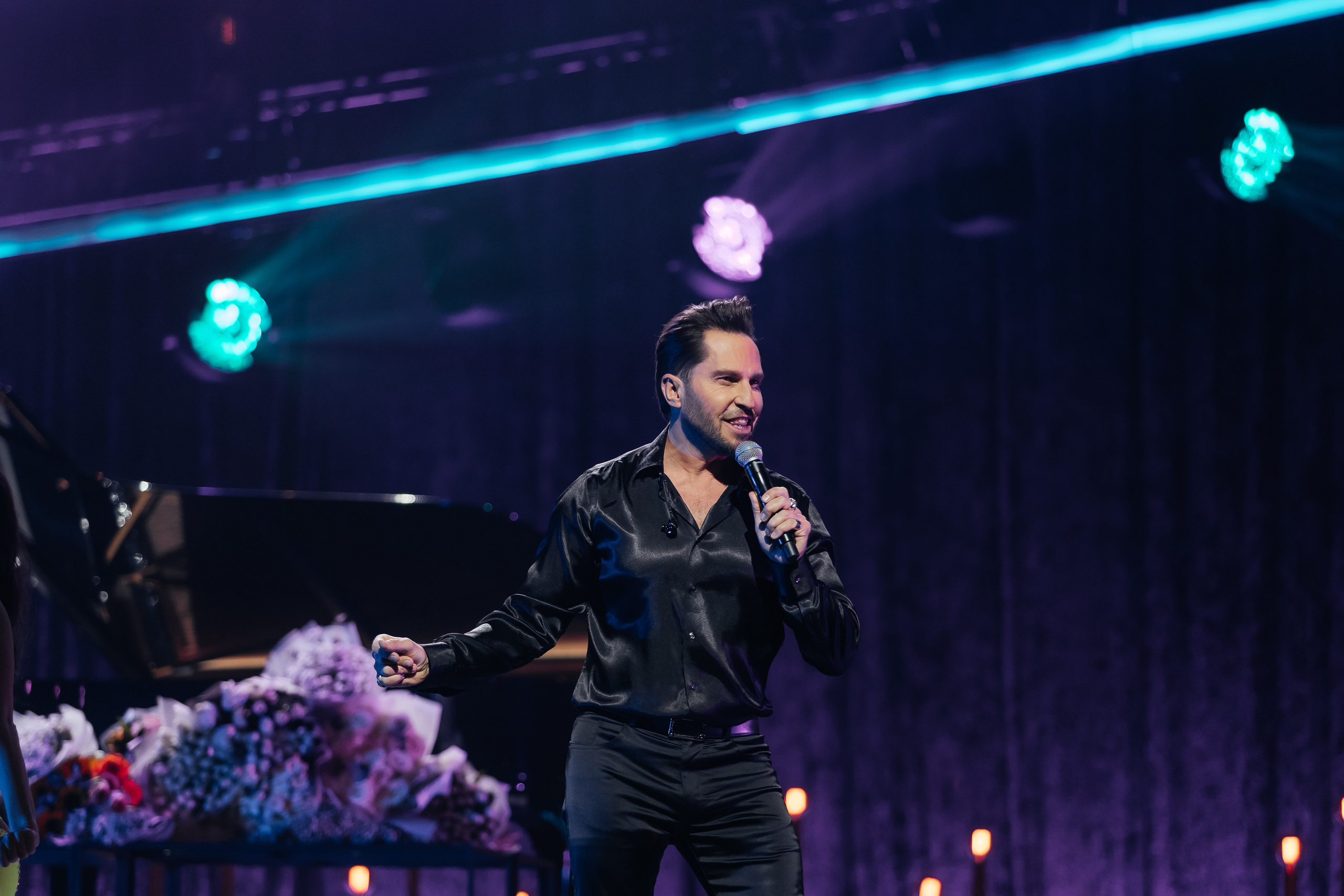 Песни Виктора Резника. Светский фотограф — Анисина Ирина