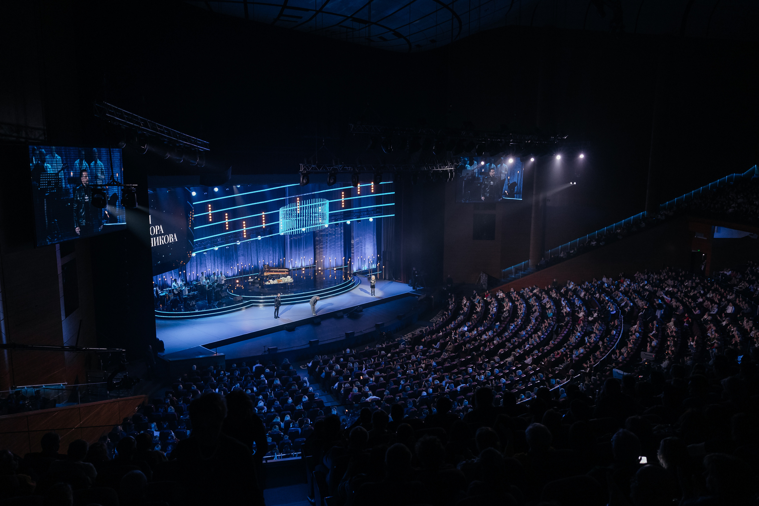 Песни Виктора Резника. Светский фотограф — Анисина Ирина