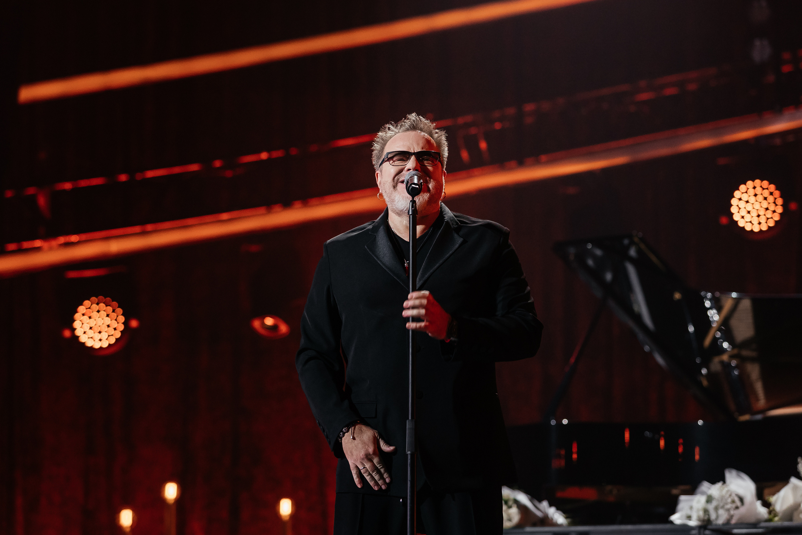 Песни Виктора Резника. Светский фотограф — Анисина Ирина