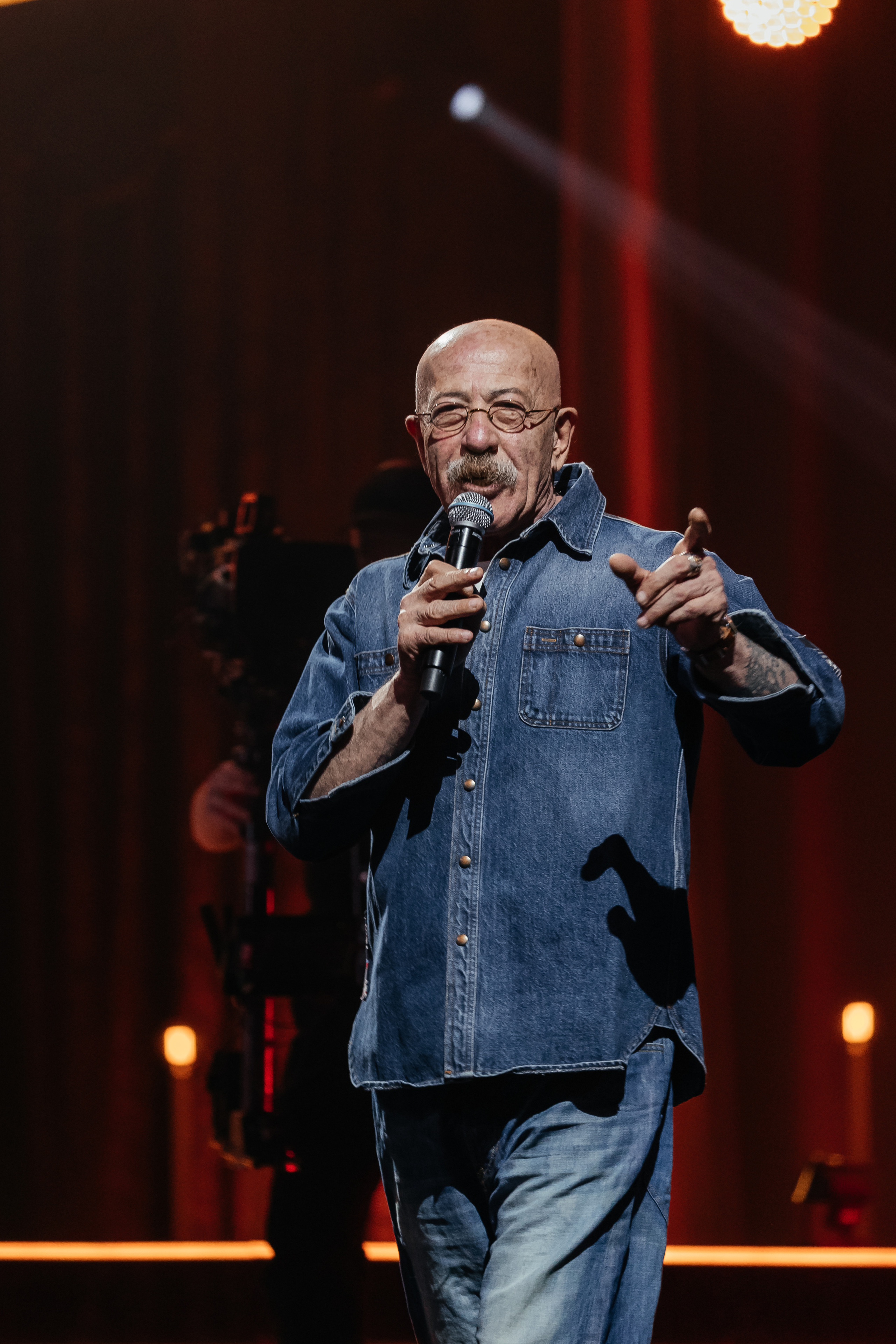 Песни Виктора Резника. Светский фотограф — Анисина Ирина