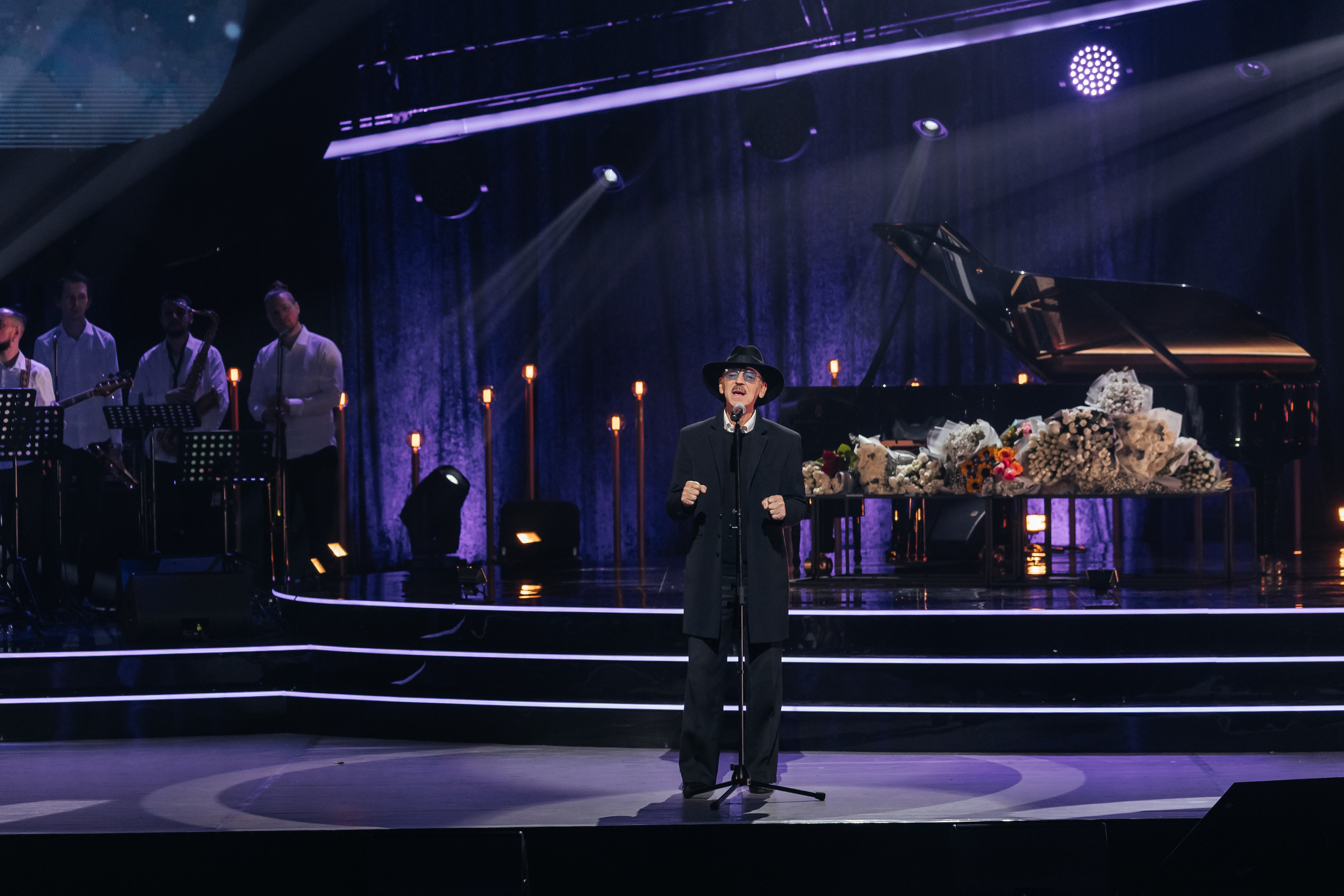 Песни Виктора Резника. Светский фотограф — Анисина Ирина