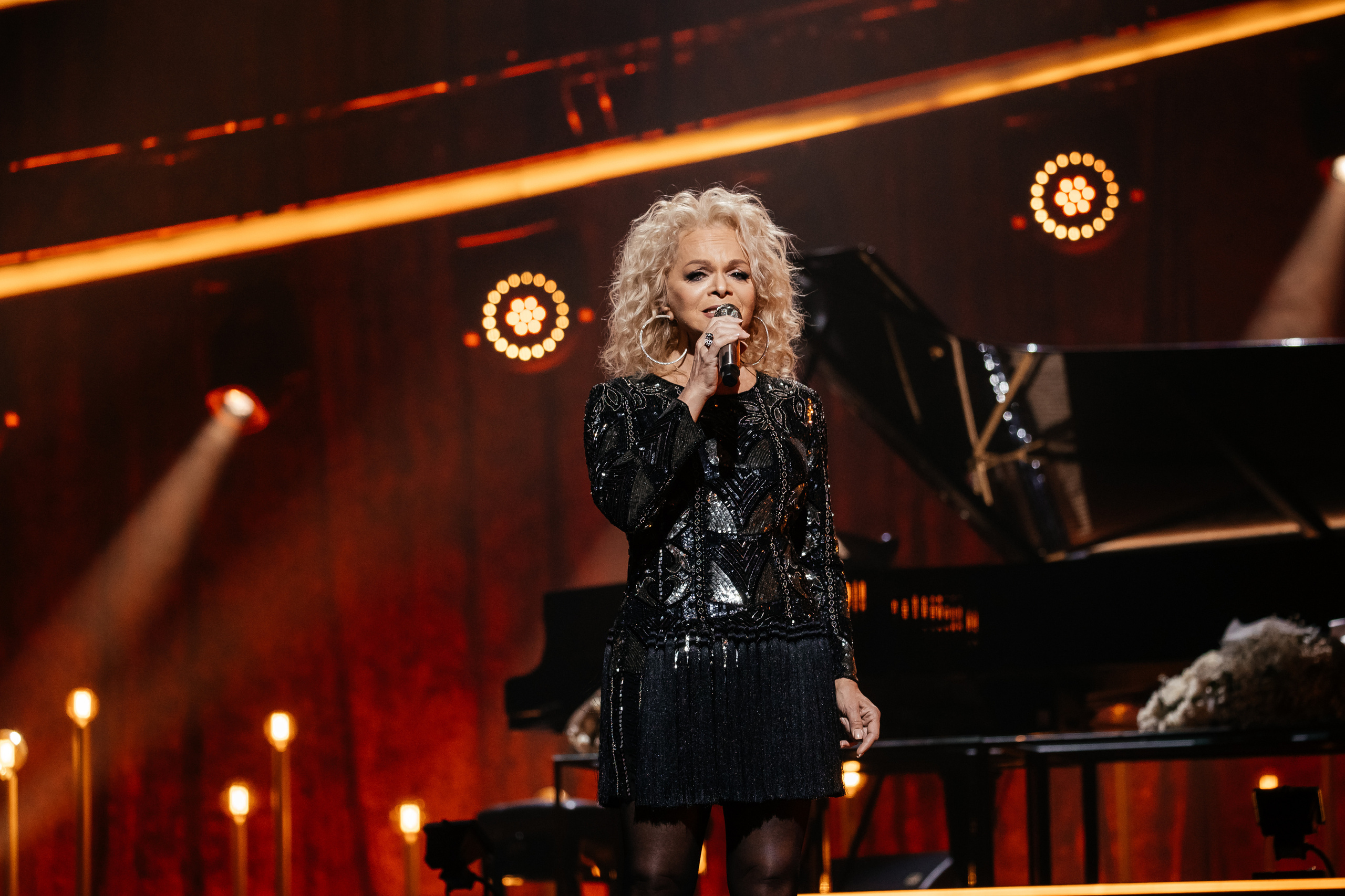 Песни Виктора Резника. Светский фотограф — Анисина Ирина