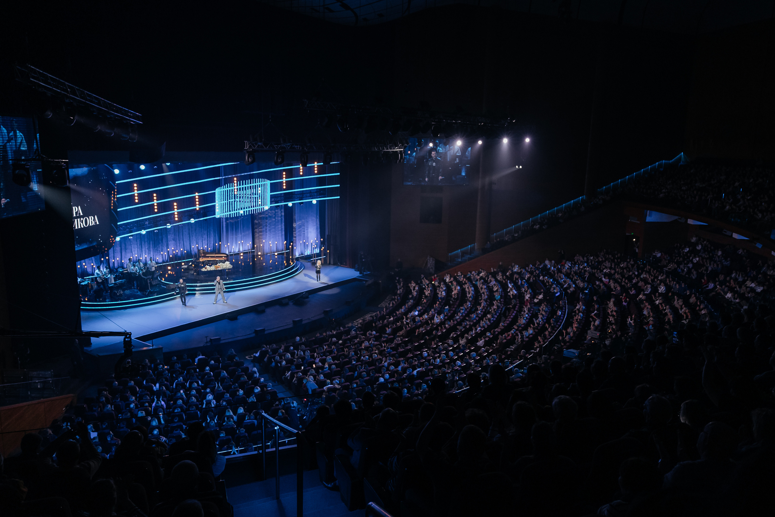 Песни Виктора Резника. Светский фотограф — Анисина Ирина