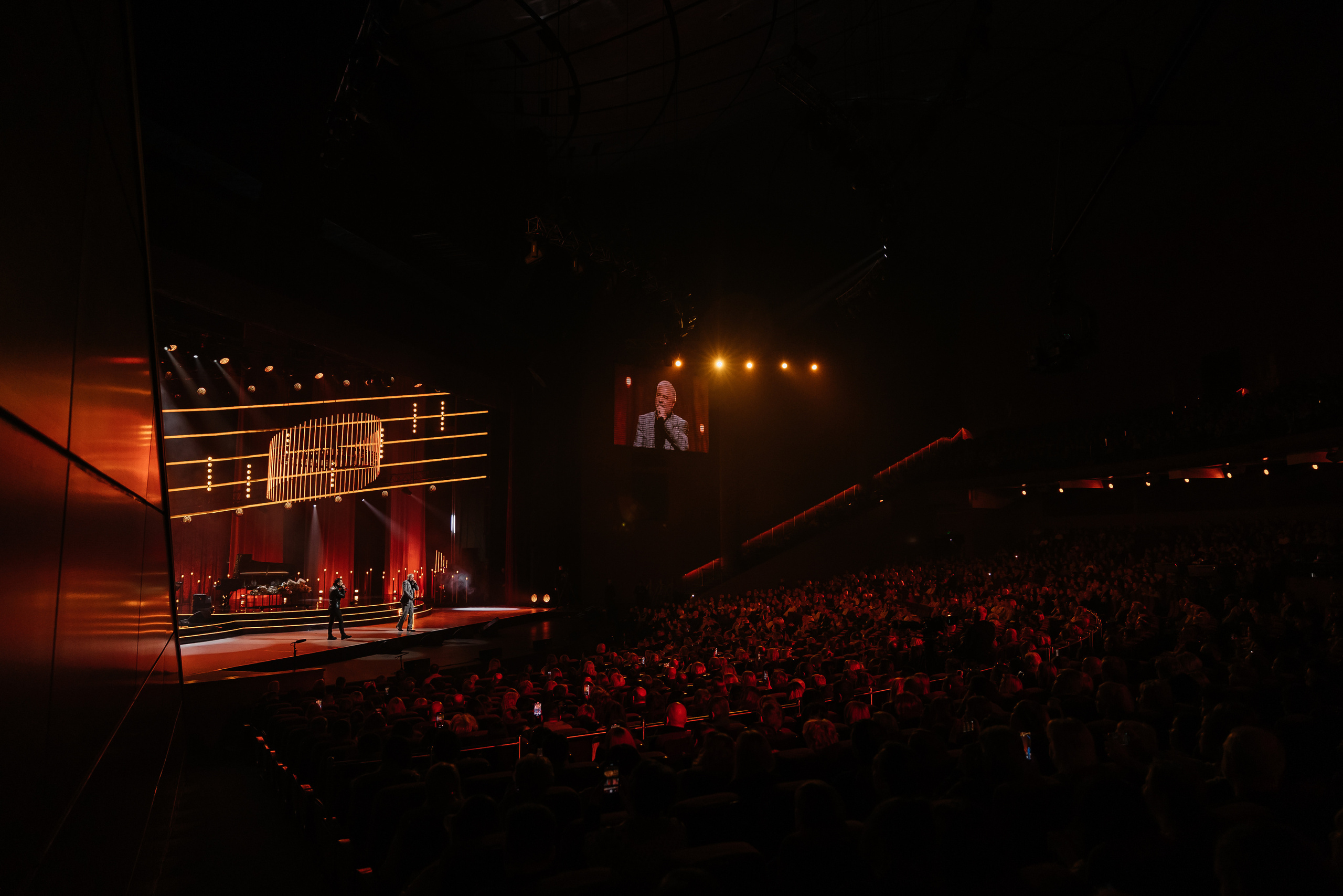 Песни Виктора Резника. Светский фотограф — Анисина Ирина