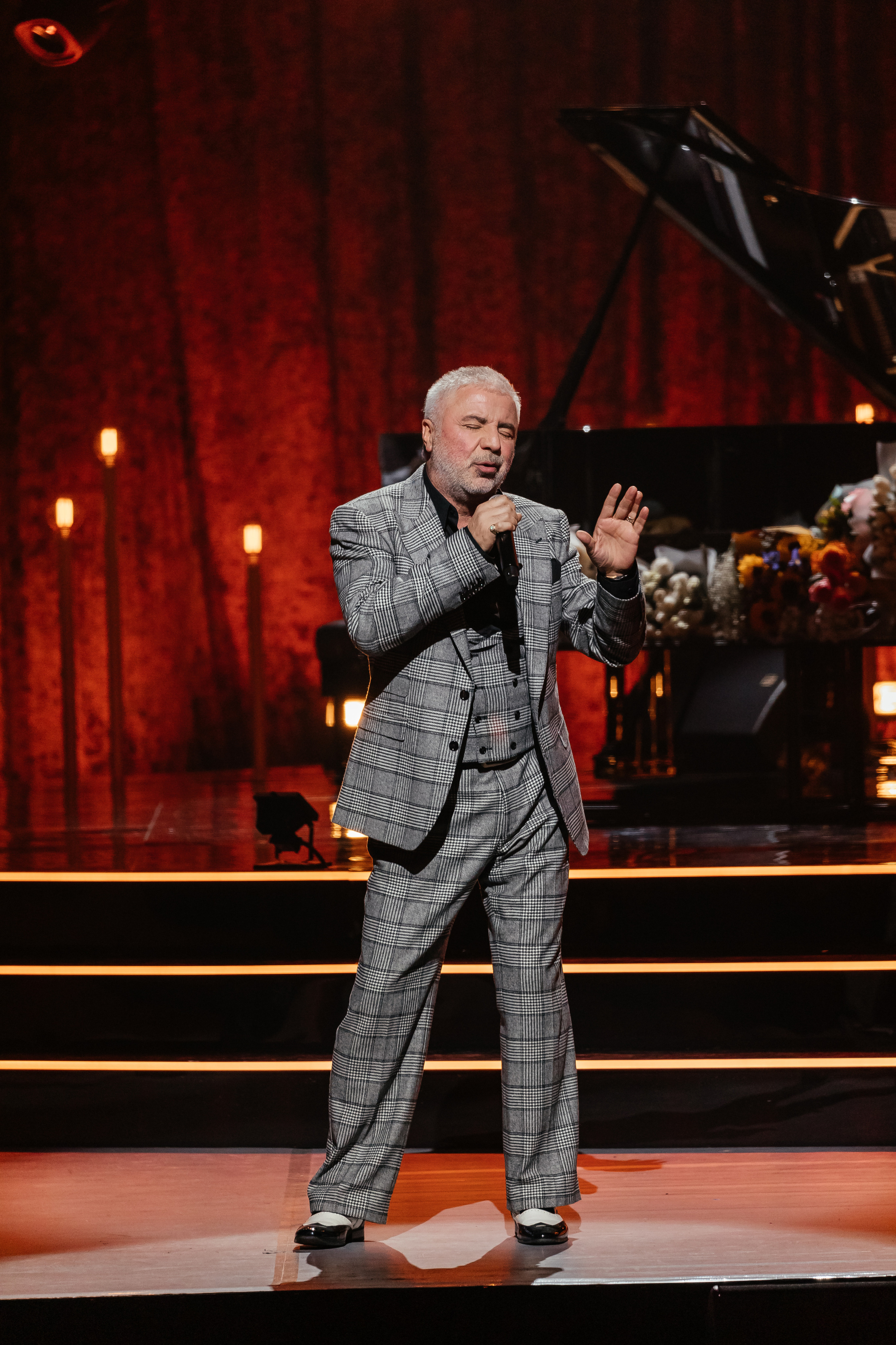 Песни Виктора Резника. Светский фотограф — Анисина Ирина