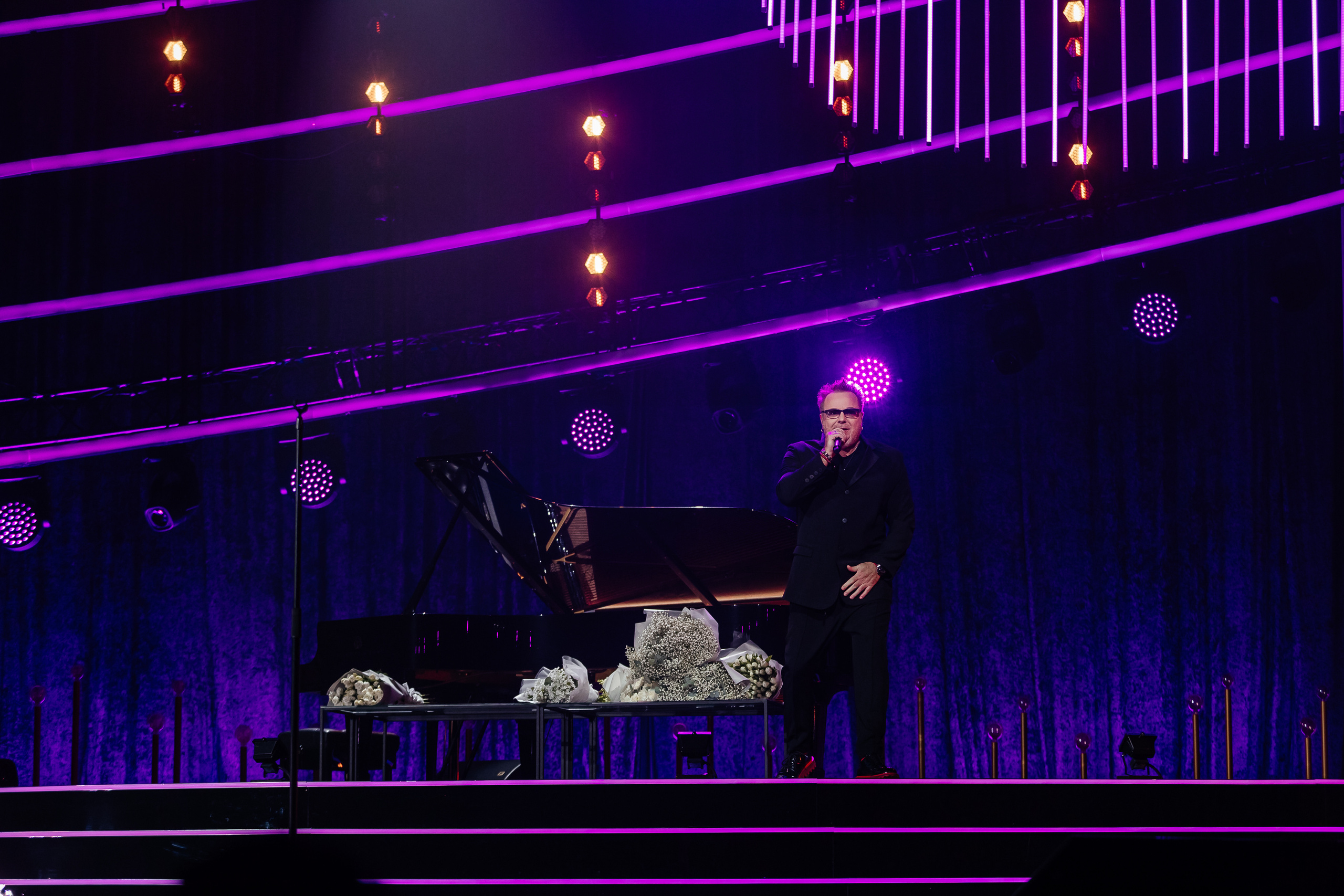 Песни Виктора Резника. Светский фотограф — Анисина Ирина