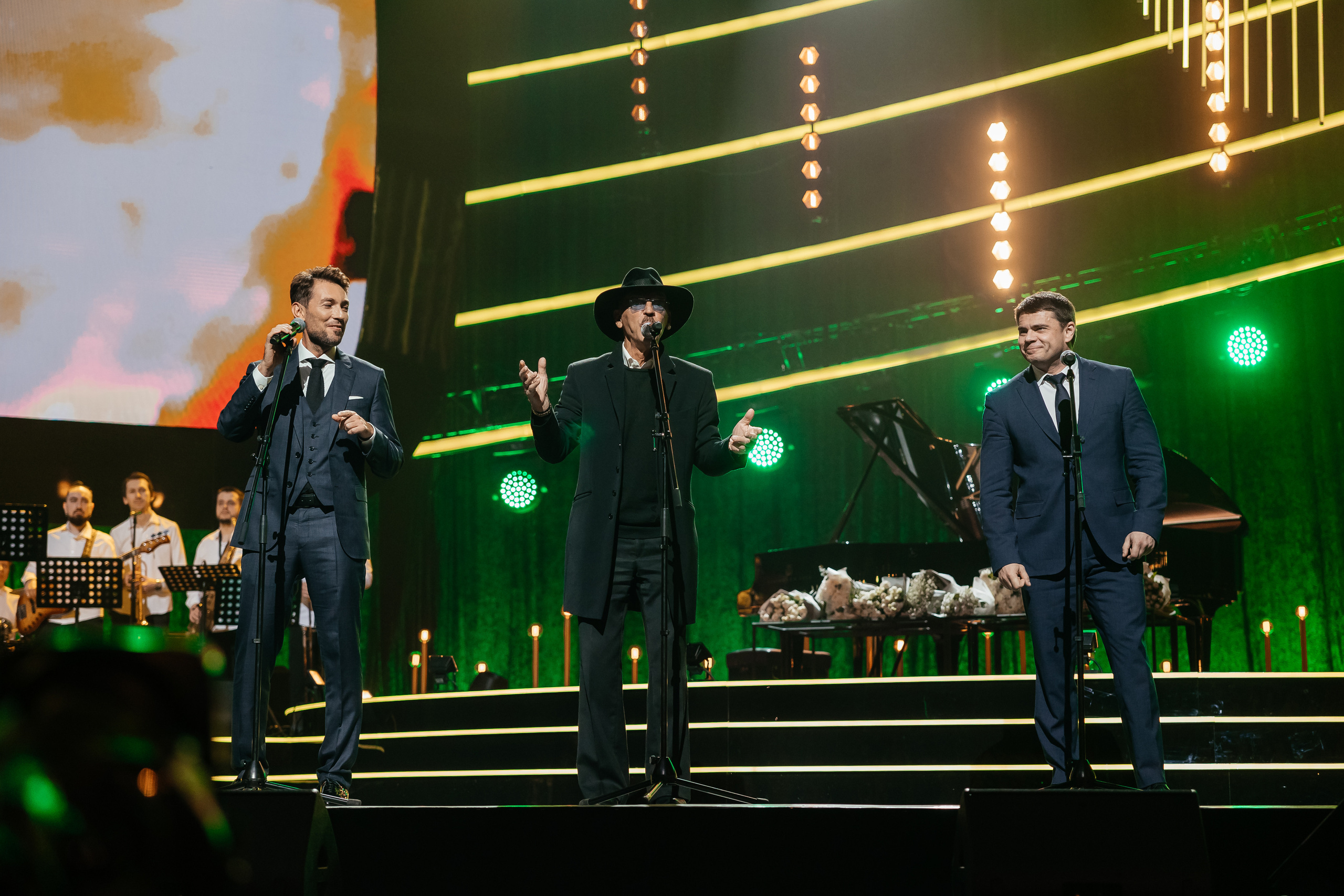 Песни Виктора Резника. Светский фотограф — Анисина Ирина