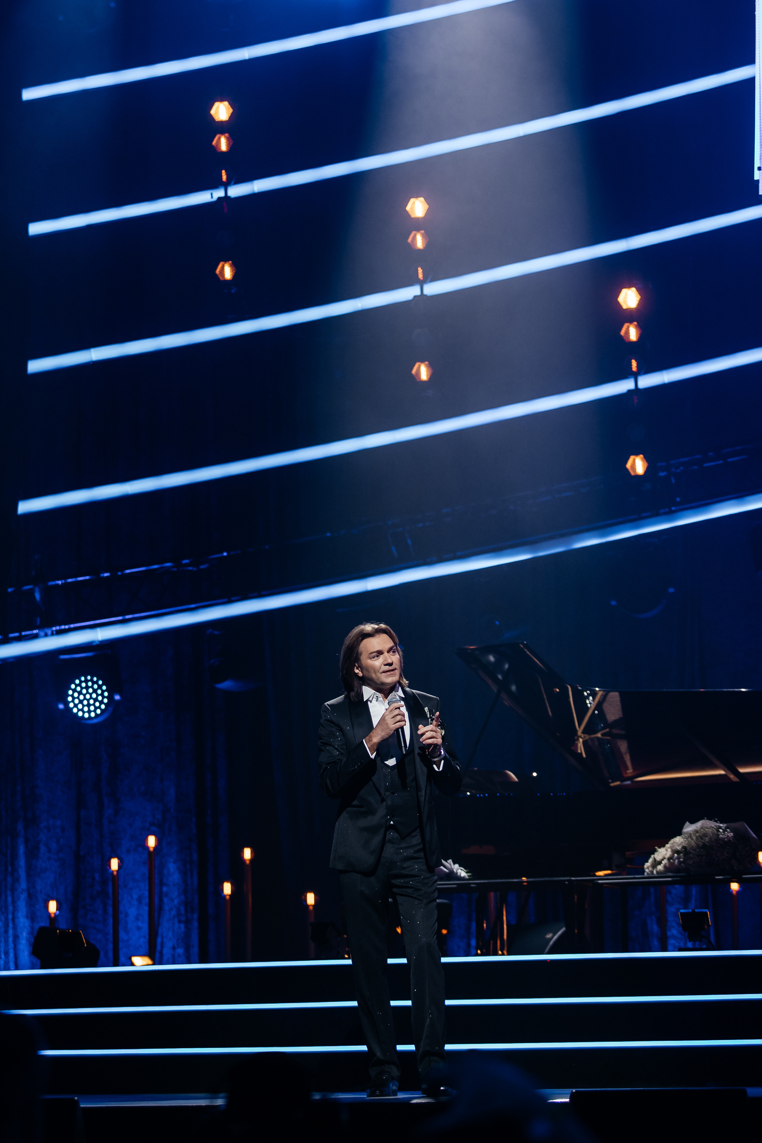 Песни Виктора Резника. Светский фотограф — Анисина Ирина