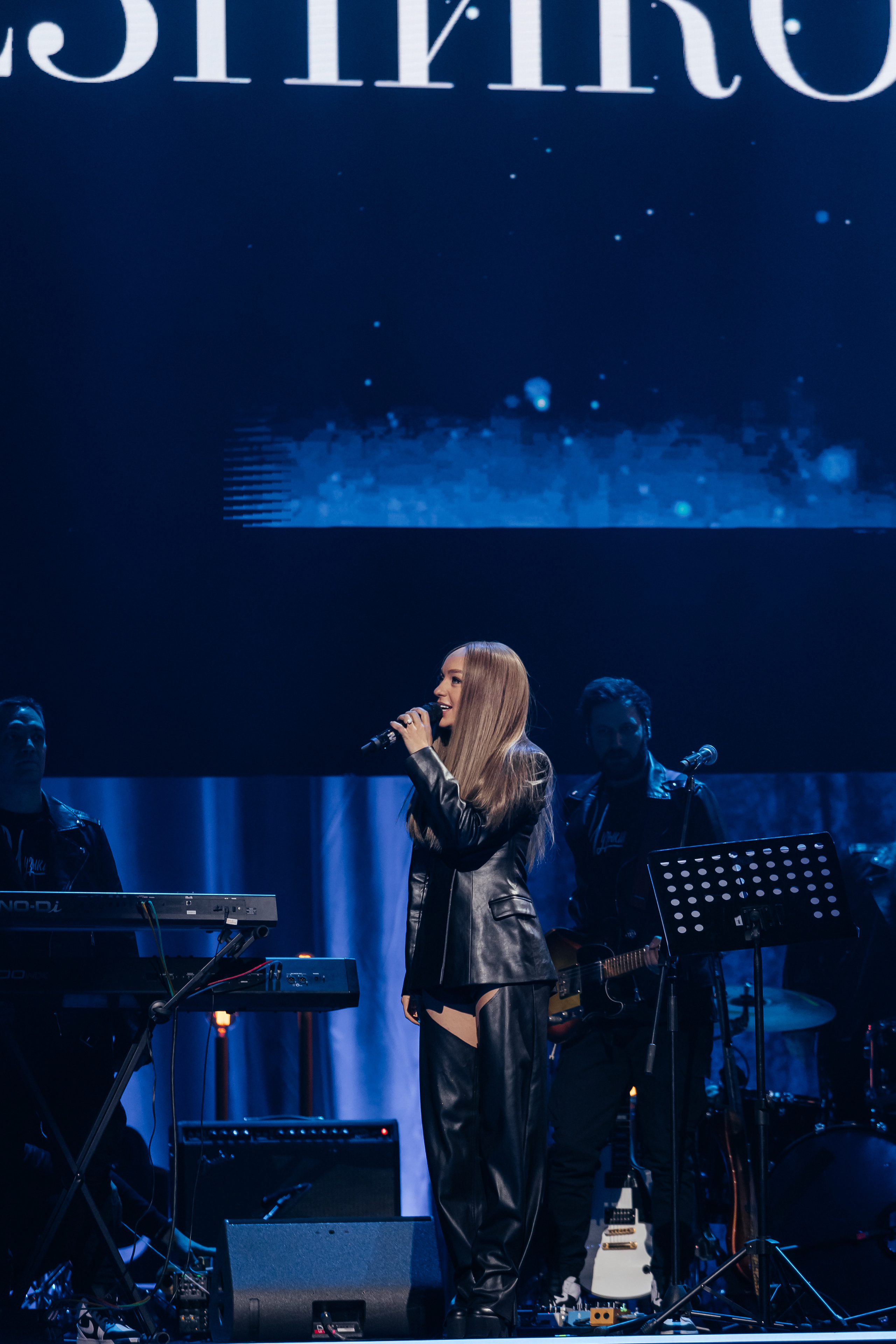 Песни Виктора Резника. Светский фотограф — Анисина Ирина