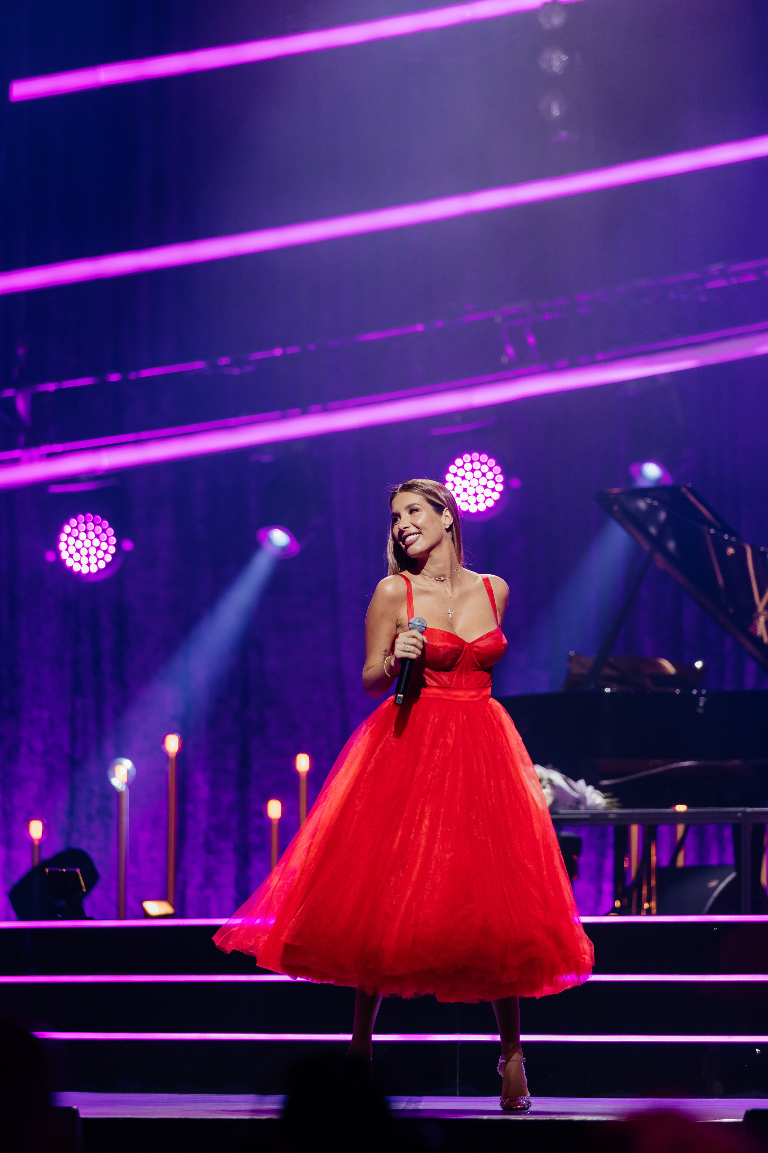 Песни Виктора Резника. Светский фотограф — Анисина Ирина