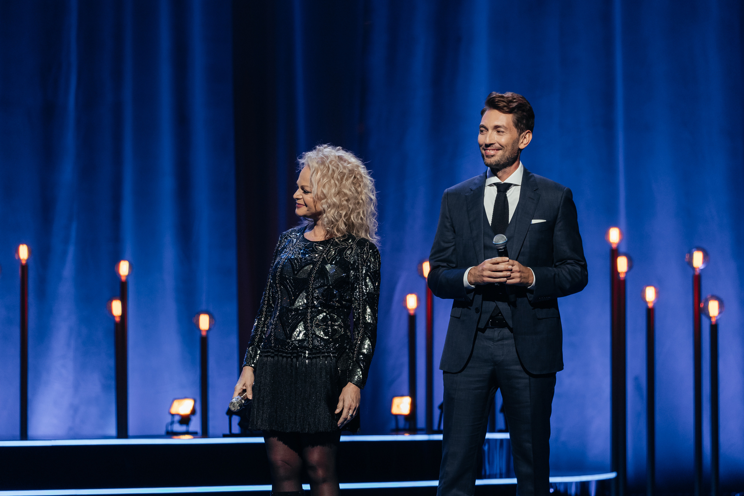 Песни Виктора Резника. Светский фотограф — Анисина Ирина