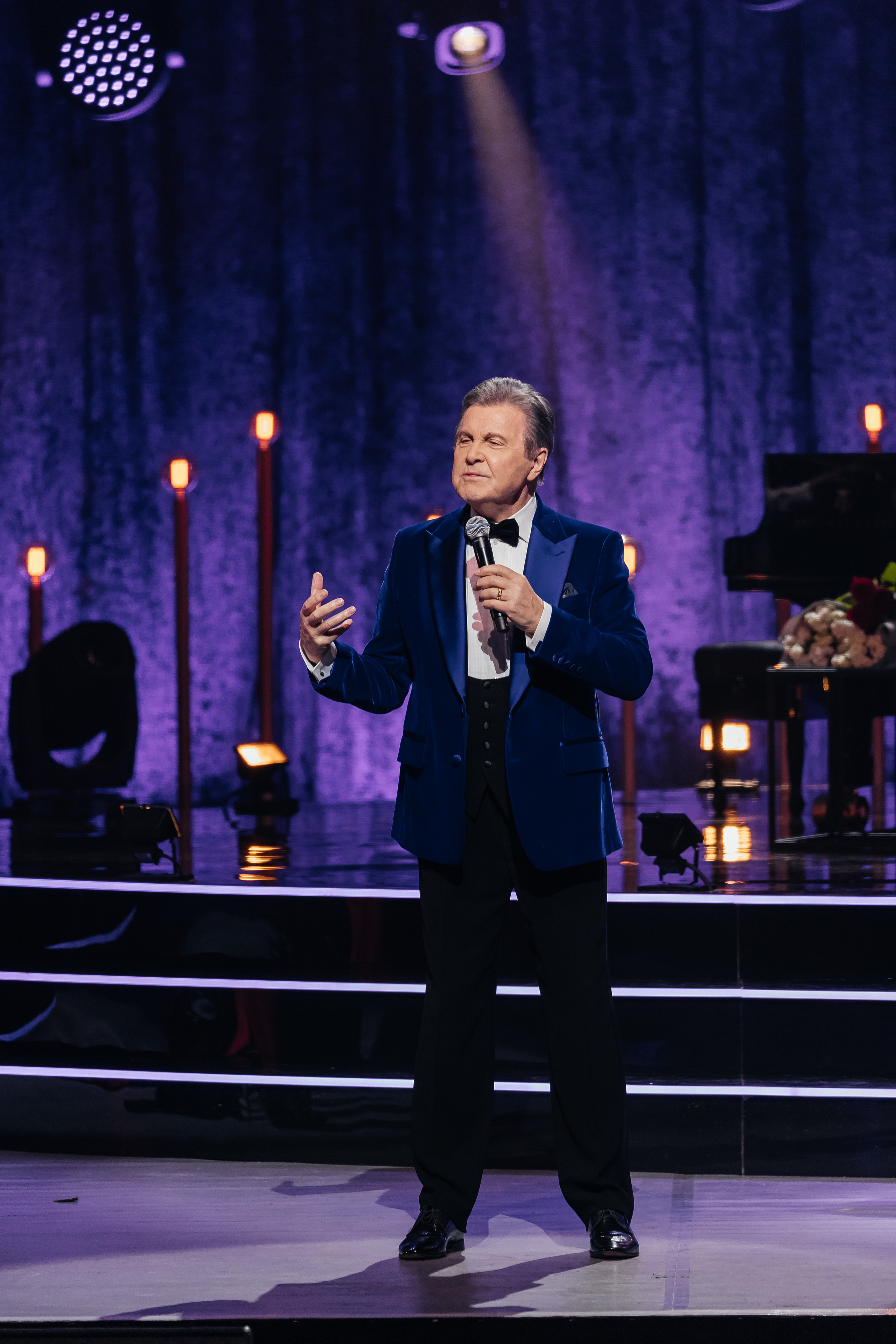 Песни Виктора Резника. Светский фотограф — Анисина Ирина