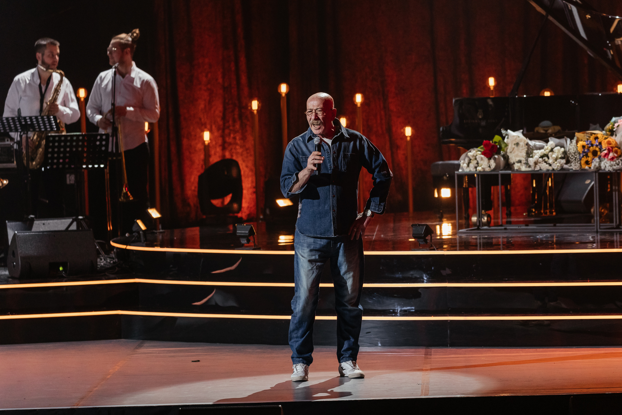 Песни Виктора Резника. Светский фотограф — Анисина Ирина