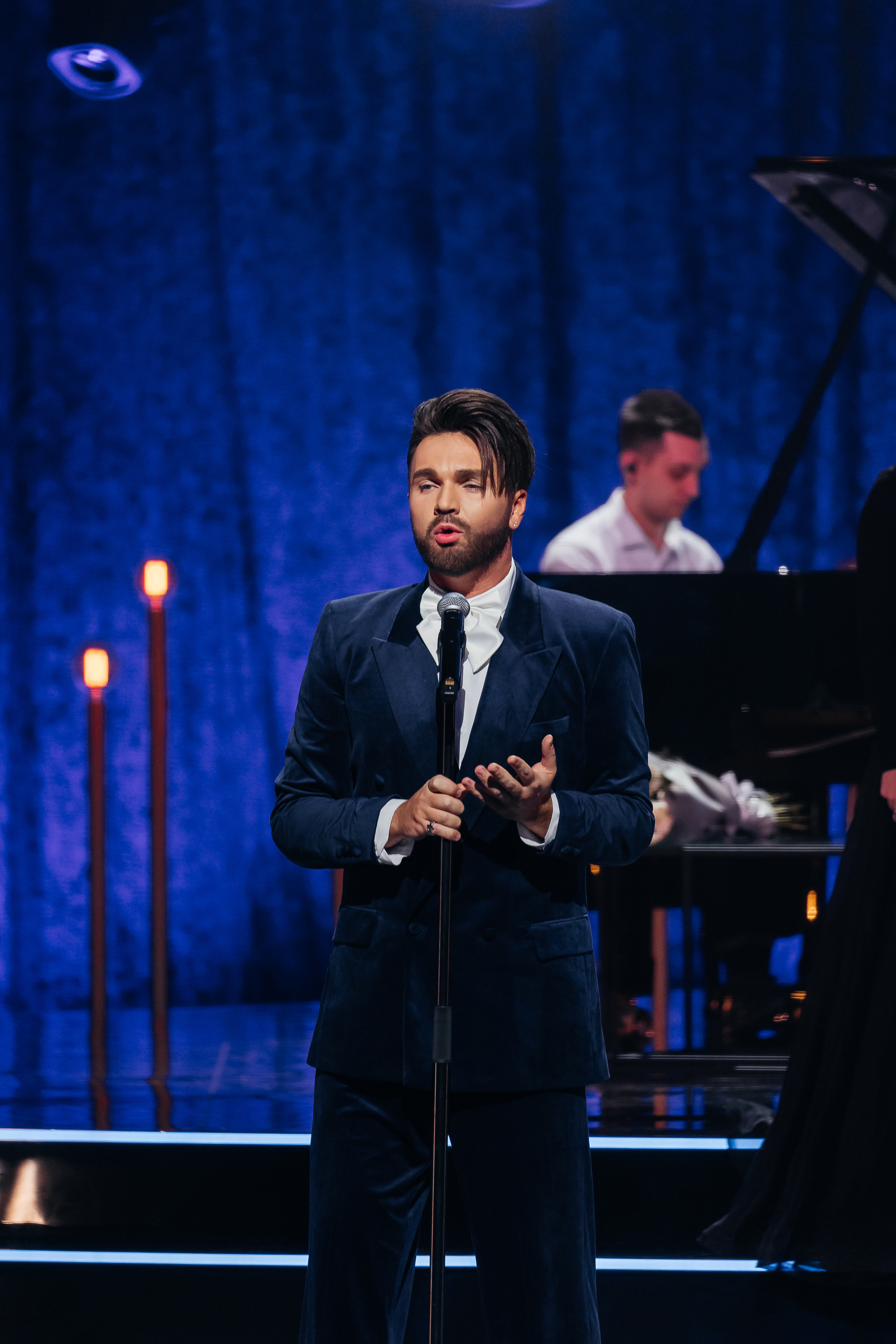 Песни Виктора Резника. Светский фотограф — Анисина Ирина