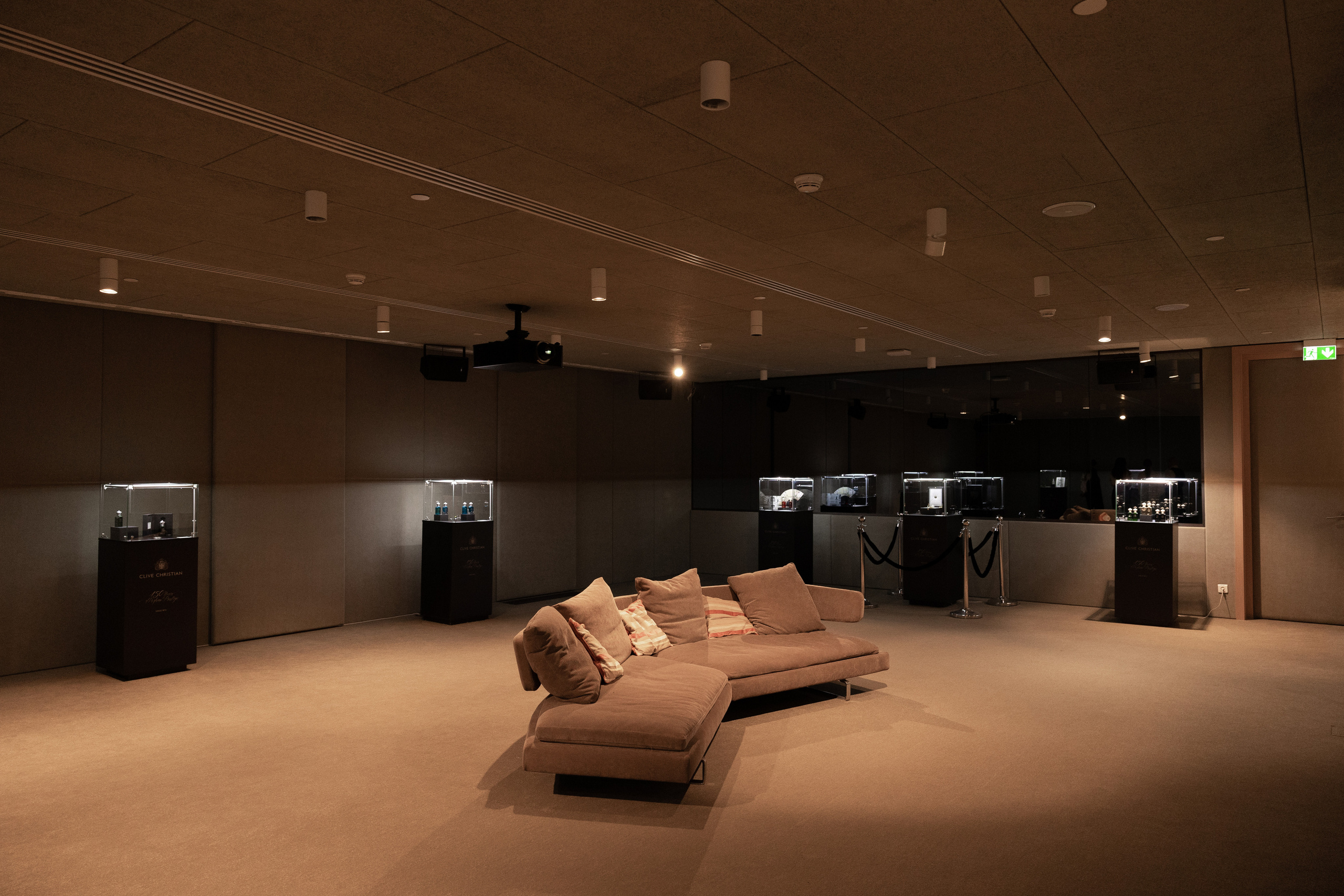 CLIVE. Светский фотограф — Анисина Ирина