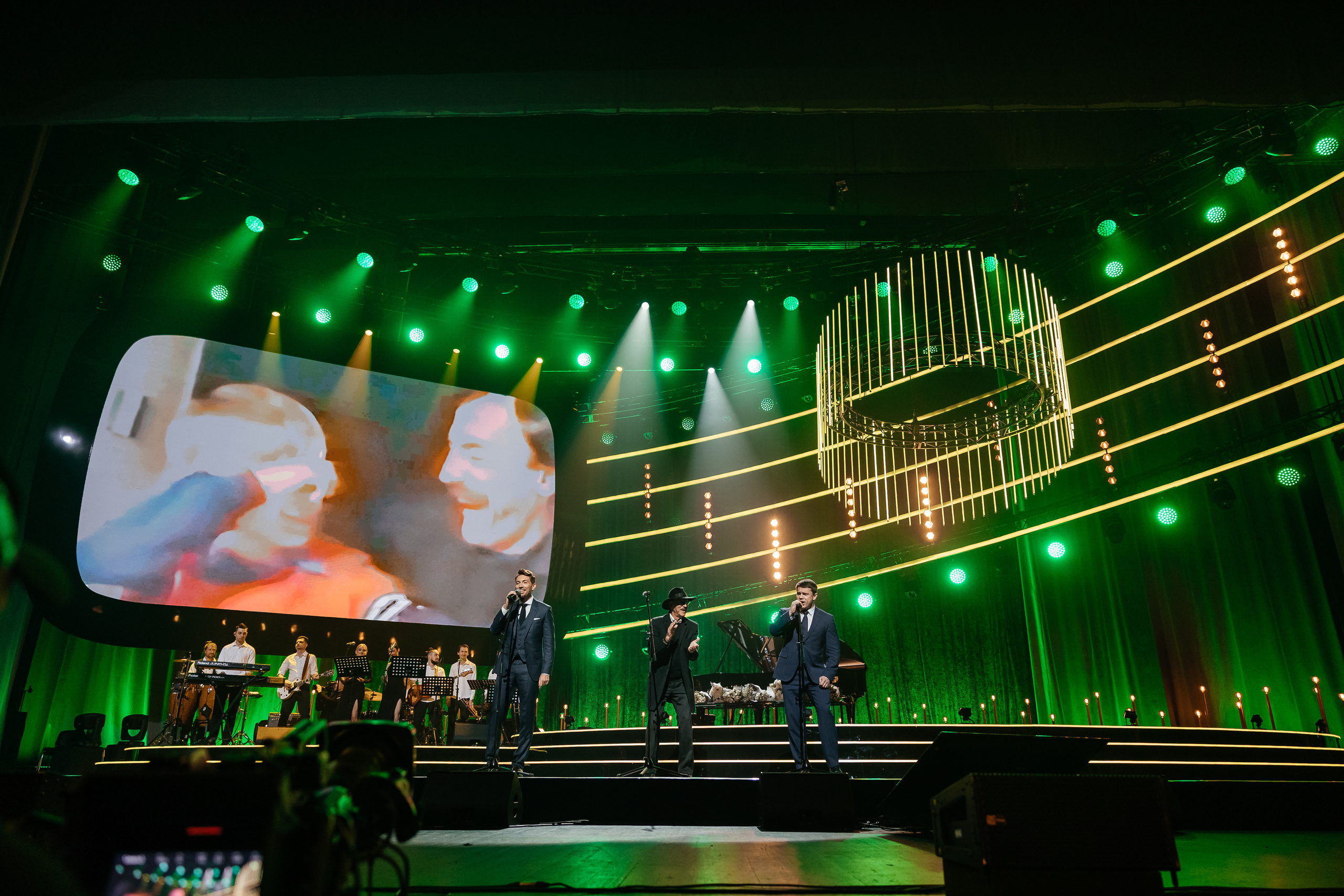 Песни Виктора Резника. Светский фотограф — Анисина Ирина