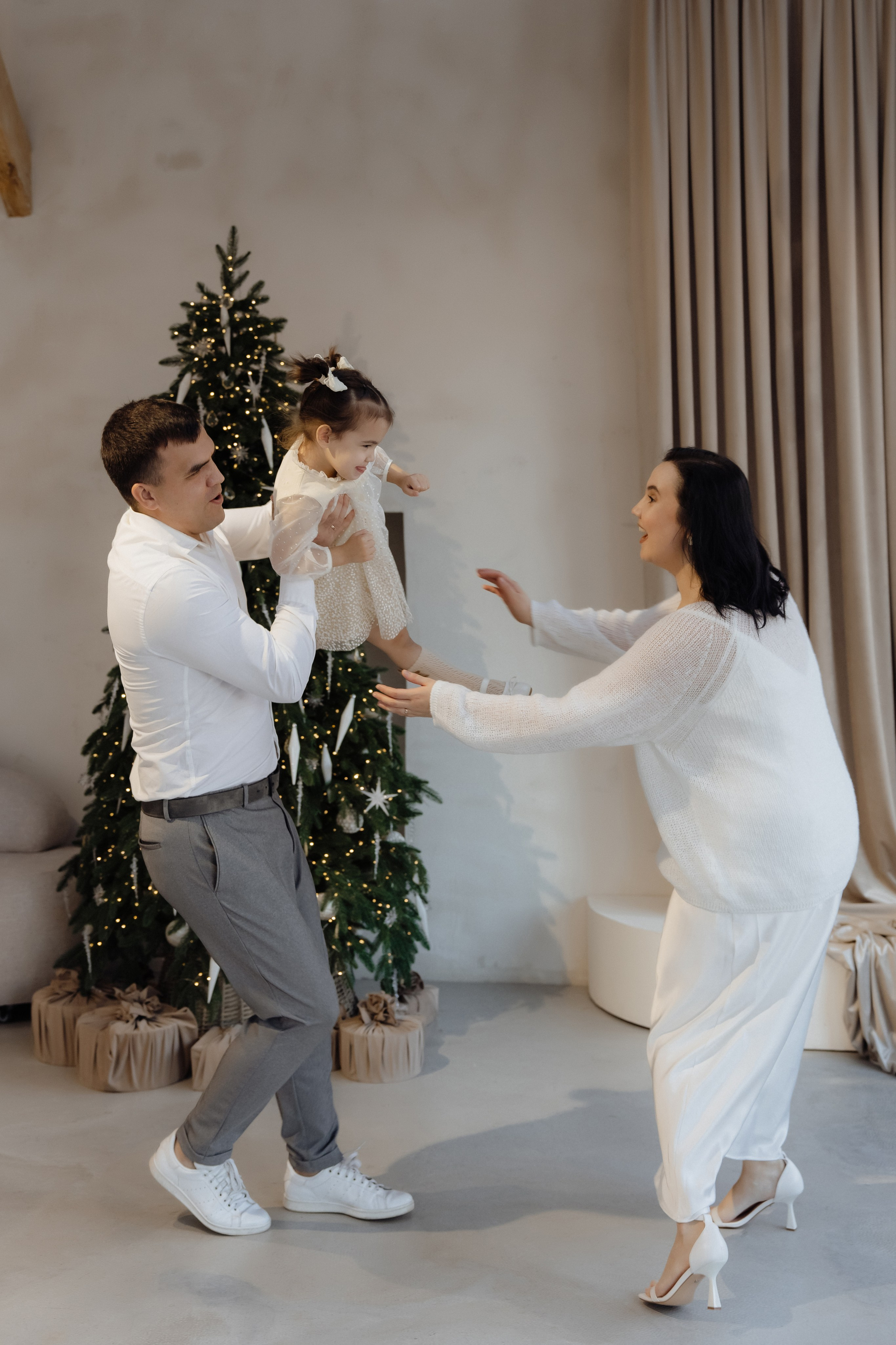 Николай, Зарина и Кира. Семейный и свадебный фотограф в Челябинске Мария Леонтьева