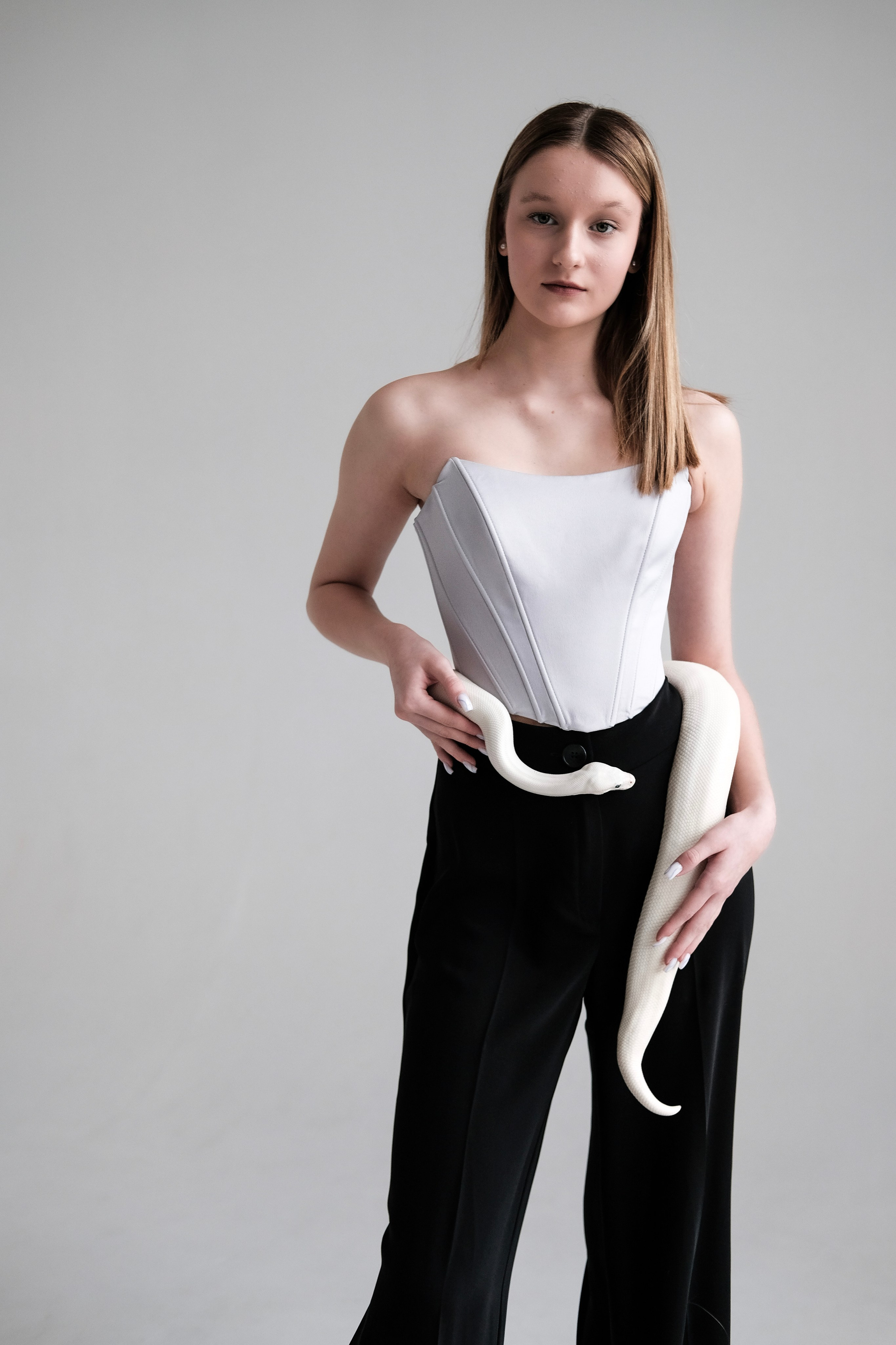 Белый корсет. Свадебный салон-ателье Бонжур в Минске Bonjour