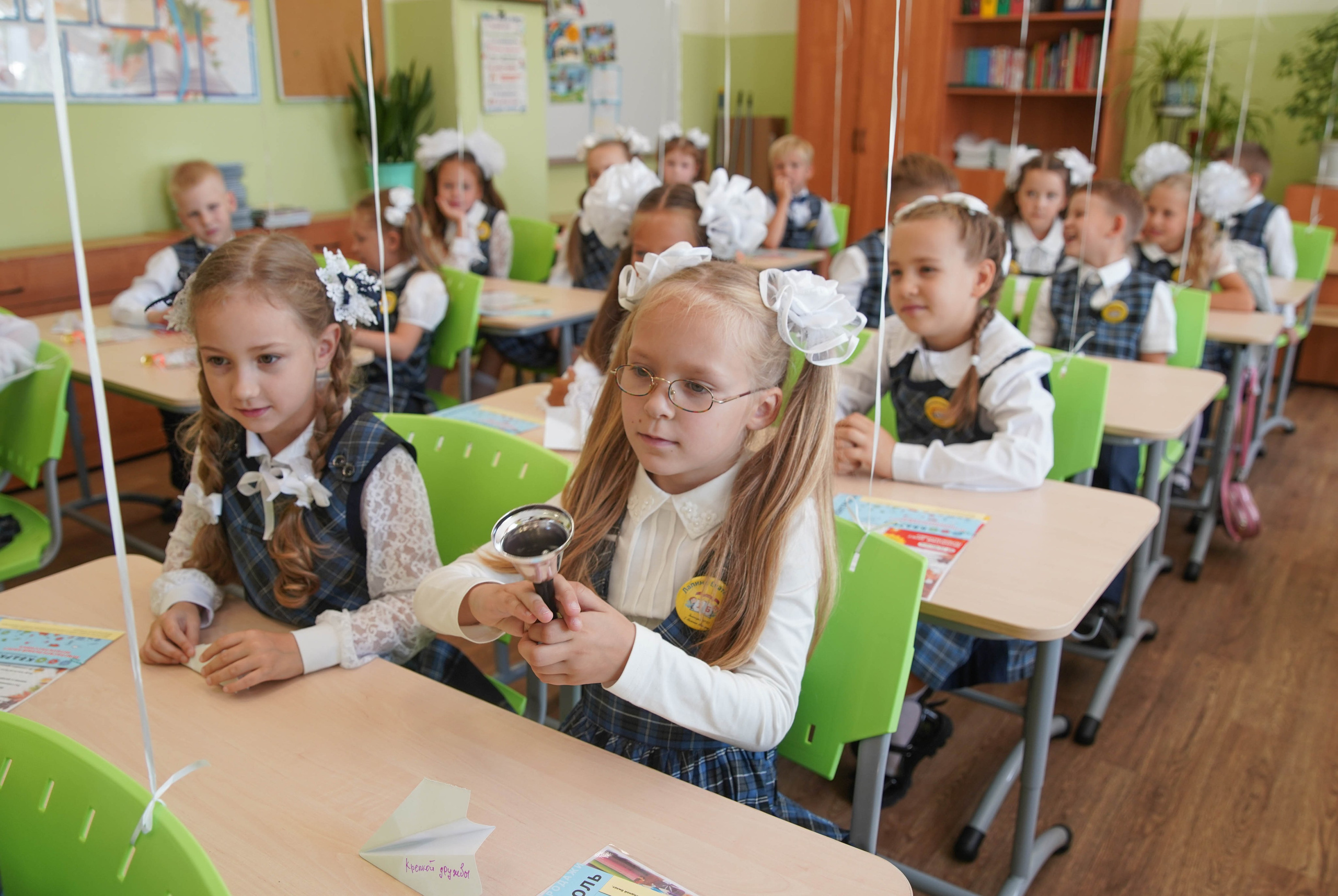 Первый класс линейка, в классе, портреты. Семейный и детский фотограф в Нижнем Новгороде