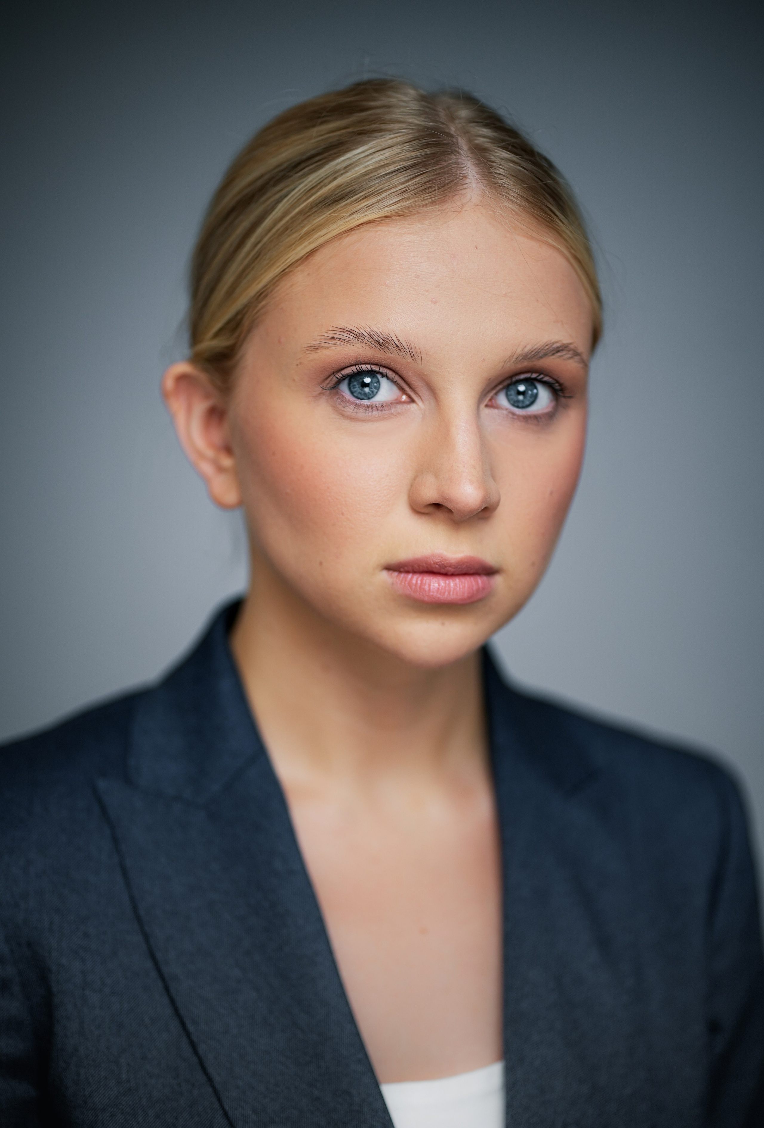 Актриса Анастасия Рязанцева. Портретная съемка в Москве, студийный фотограф Игорь Фомин