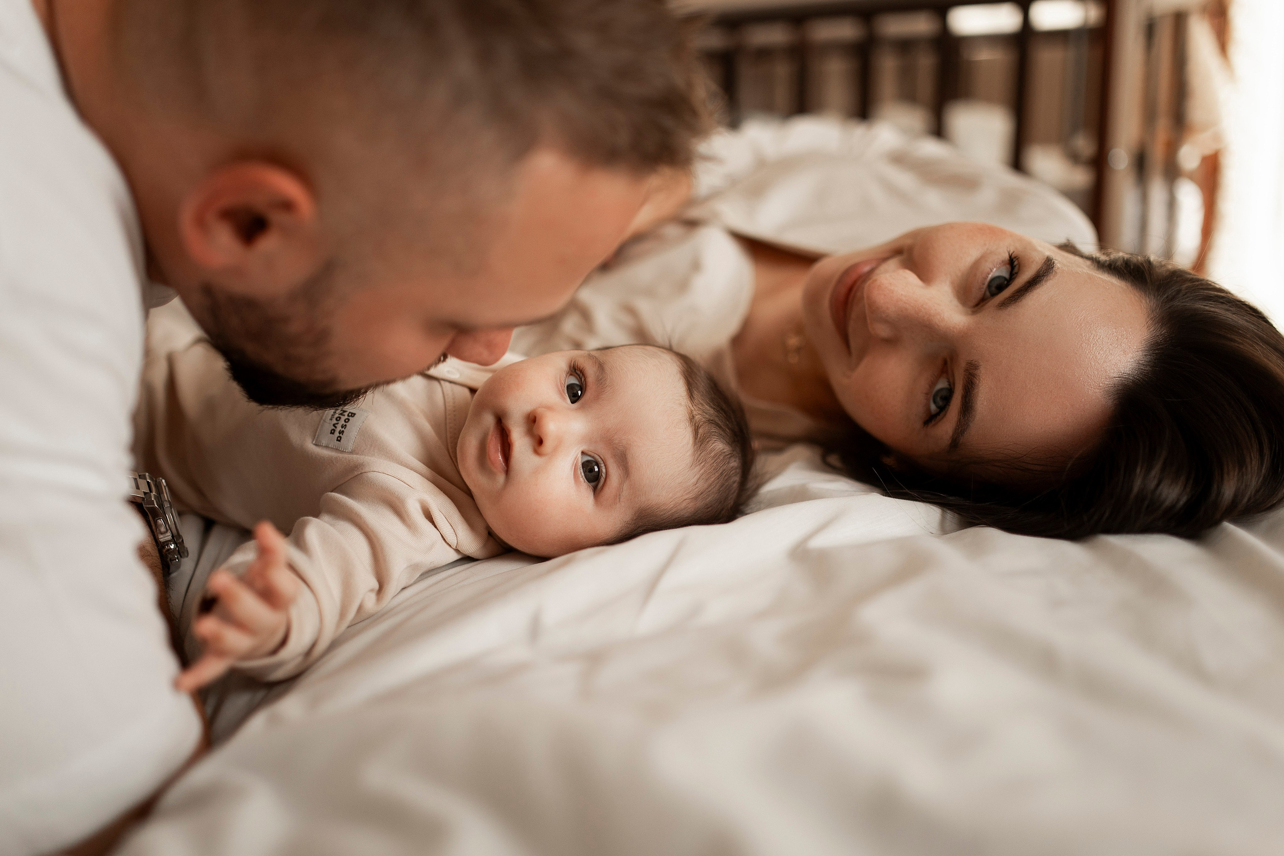 | ПЕРВЫЕ МГНОВЕНИЯ |