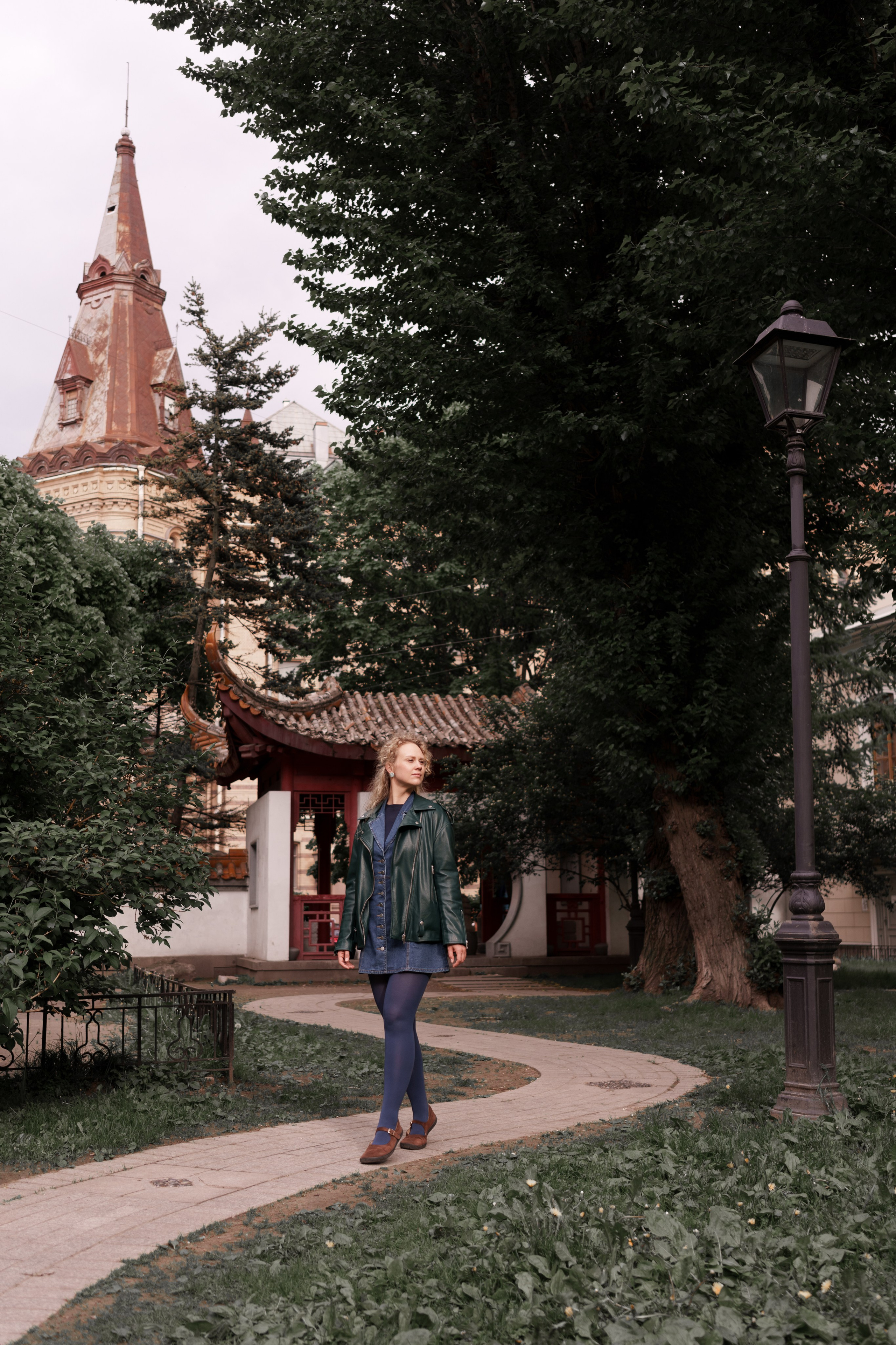 Фотосессия в проходных дворах и неклассическом центре СПб | Лена Голубева