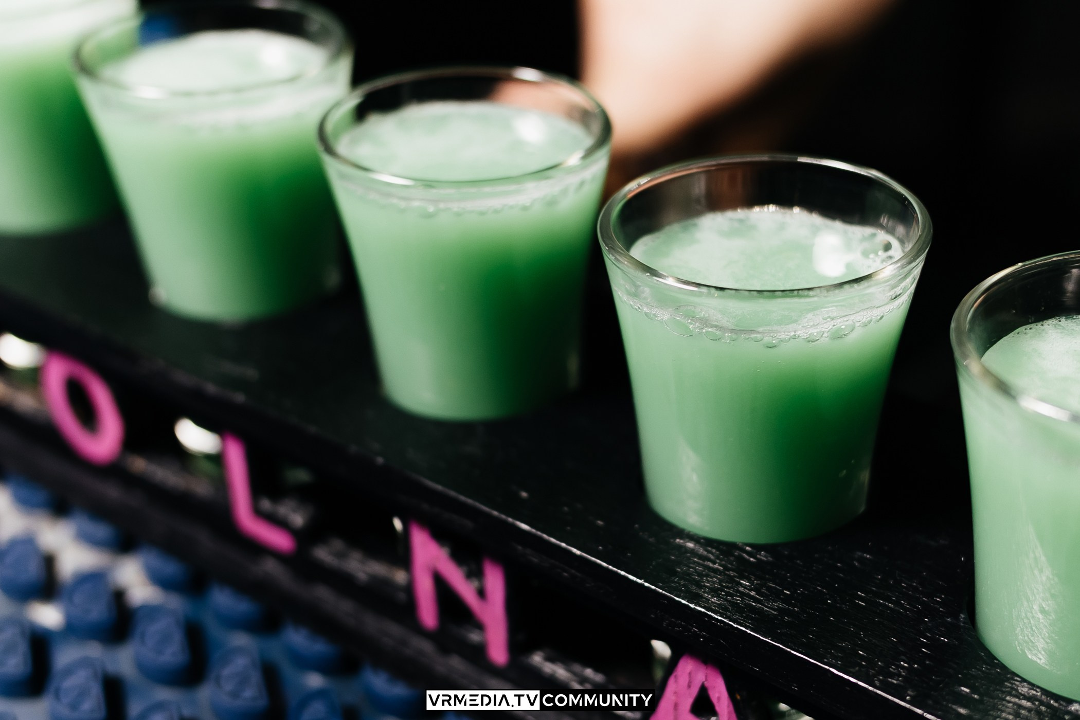 Караоке-бар «Volna»: Музыкальный трамплин в лето