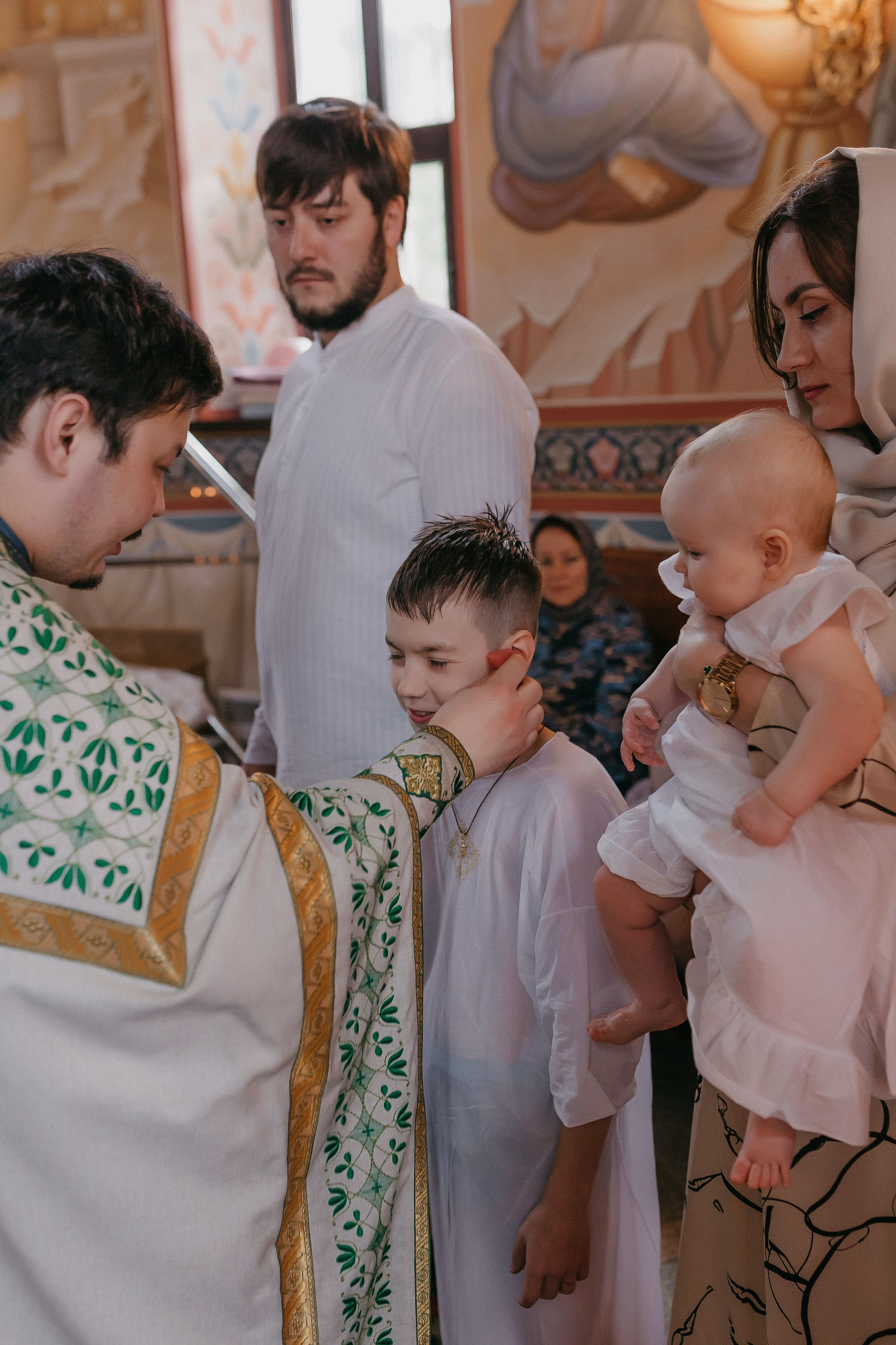 Крещение Артёма и Валерии. Храм Георгия Победоносца. Семейный фотограф в Сургуте