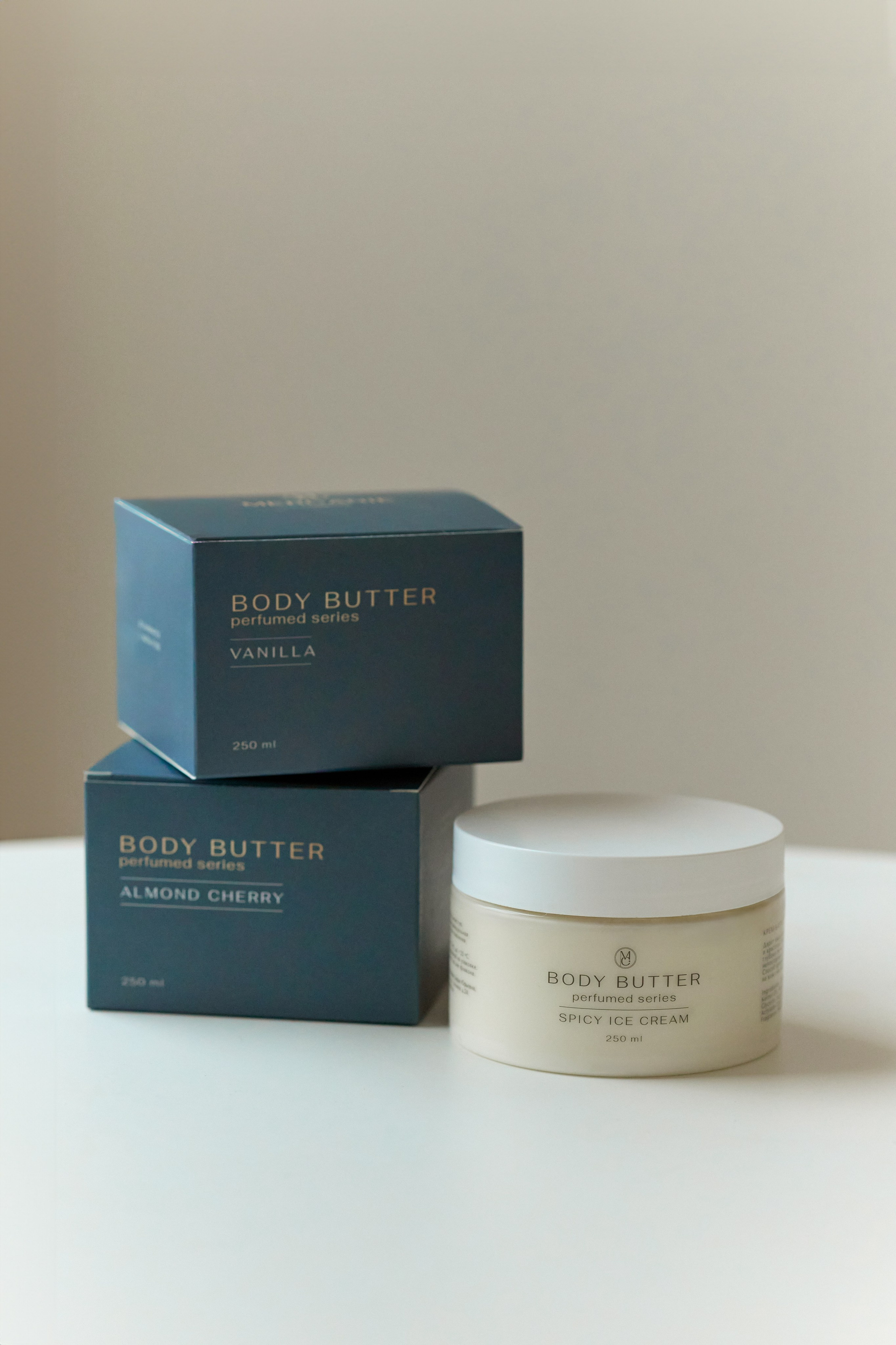 Фотосессия для бренда косметики. Сестры Карабаза. Фотографы и ретушеры в Москве и Санкт-Петербурге