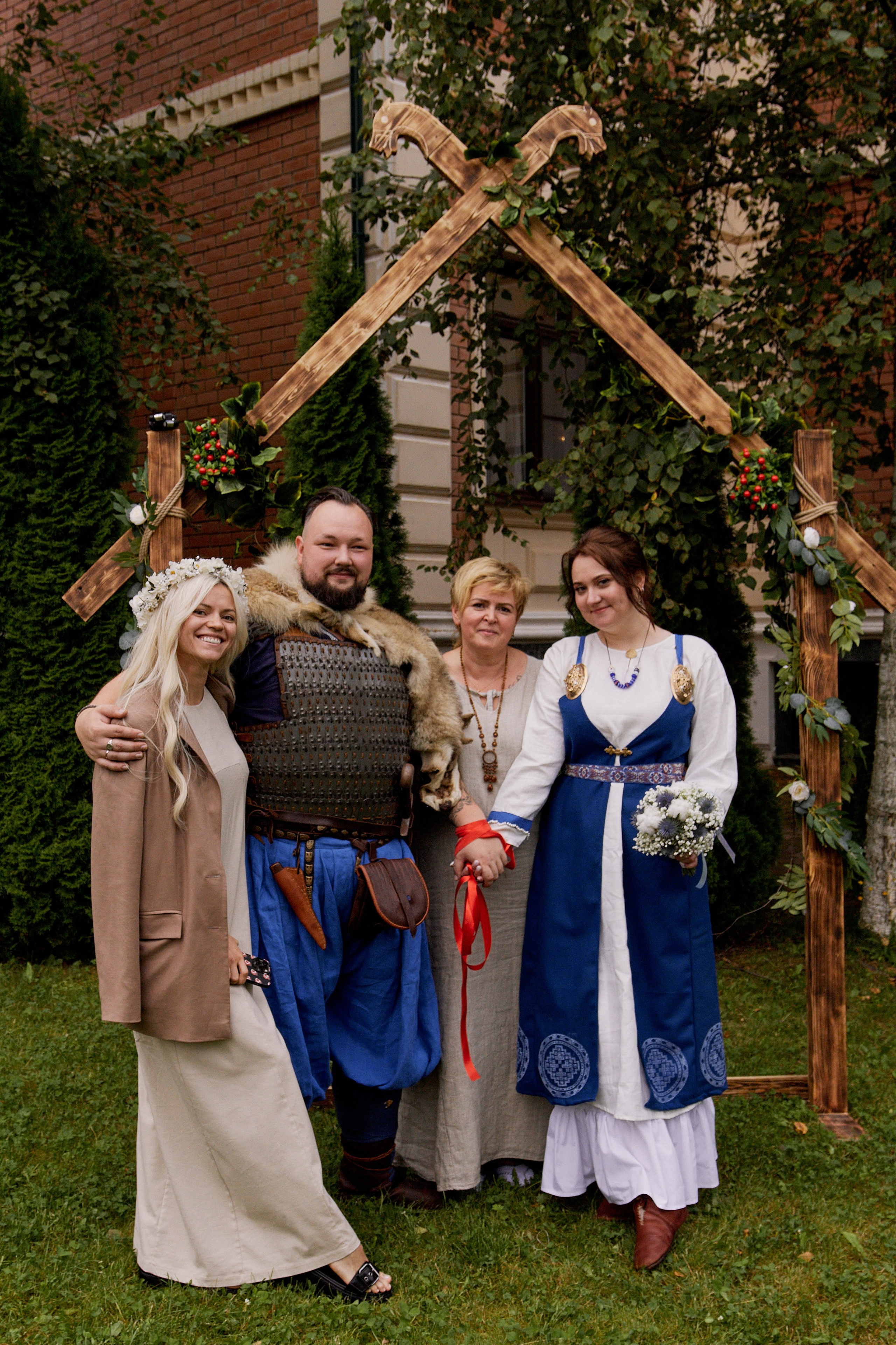 Юлия и Антон. Выездная роспись в стиле викингов. Фотограф лавстори Москва/МО Приятелева Ангелина