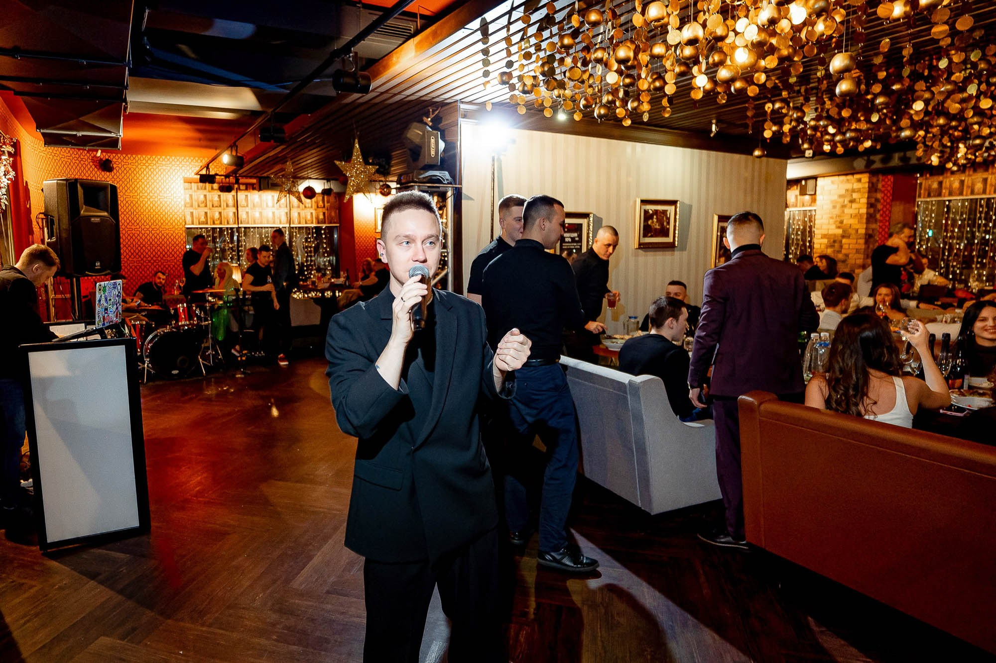 Новый год 2024 в Peoples. Сергей Кошкин. Репортажная и ивент-фотография в Сургуте