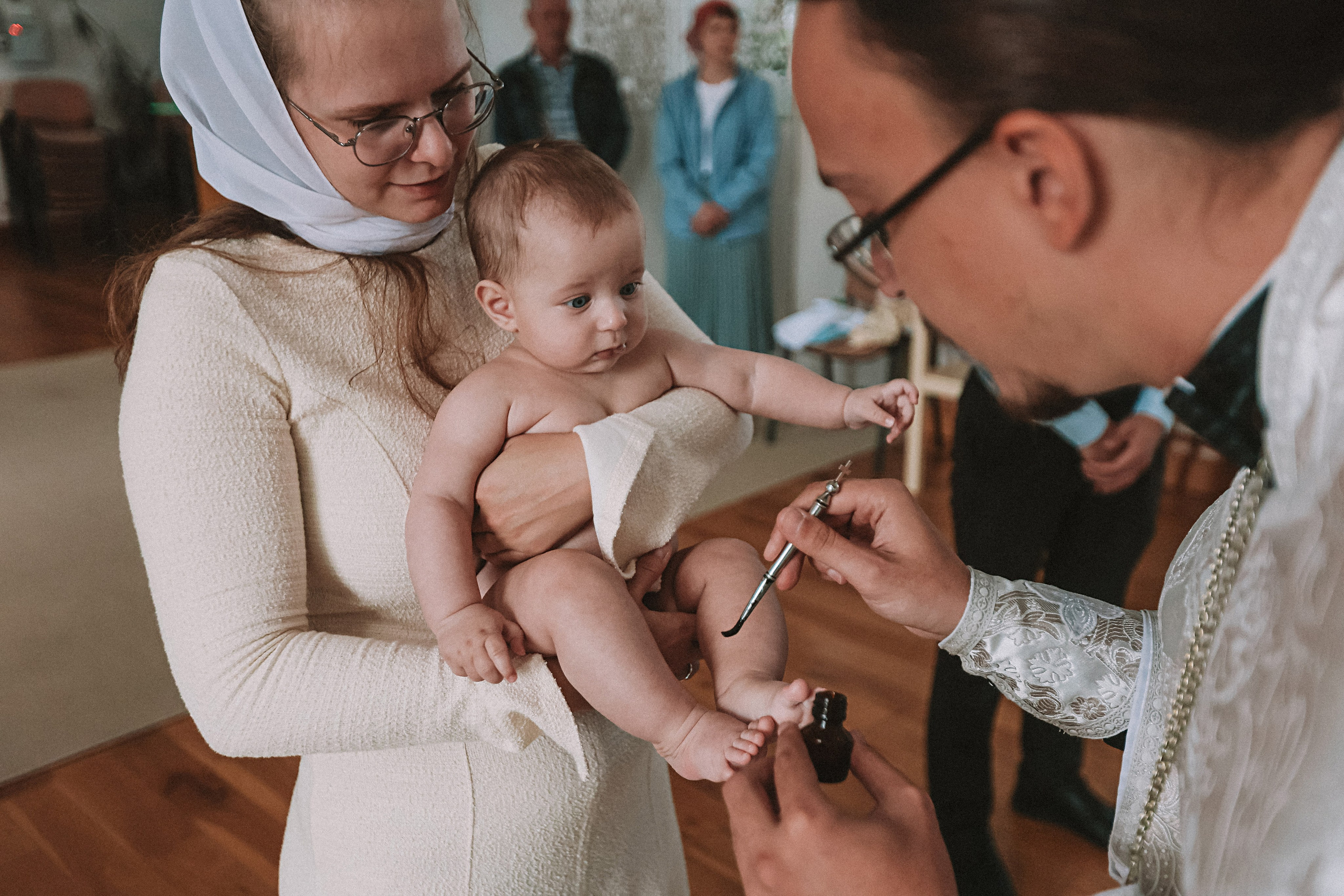 Крещение церковь около моста влюбленных. Семейный фотограф Тюмень, фотограф на роды Салмина Мария
