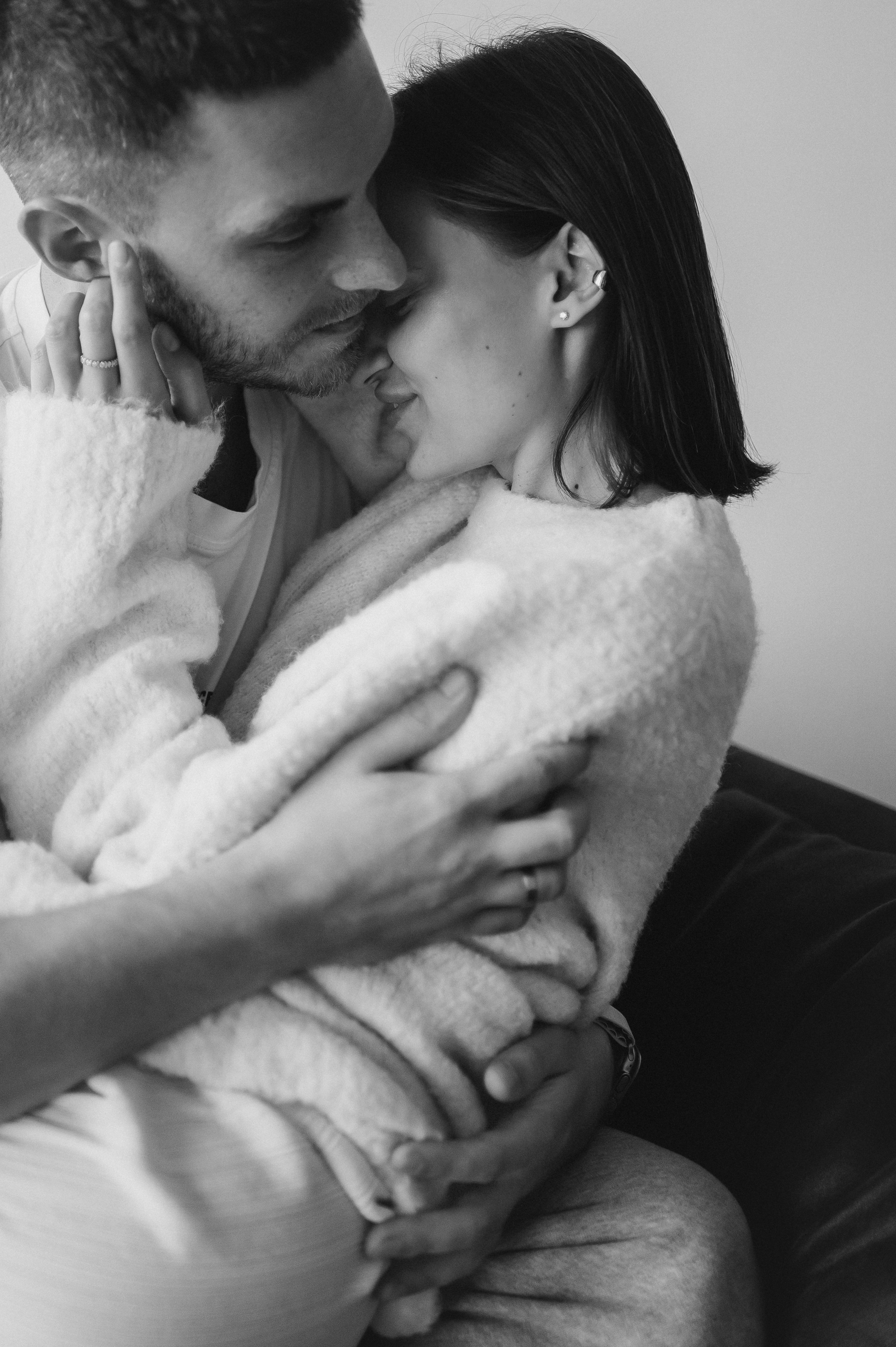 Фотосессия лав стори в студии для Данила и Альбины. Фотограф в Москве и Московской области Таня Яблочкина