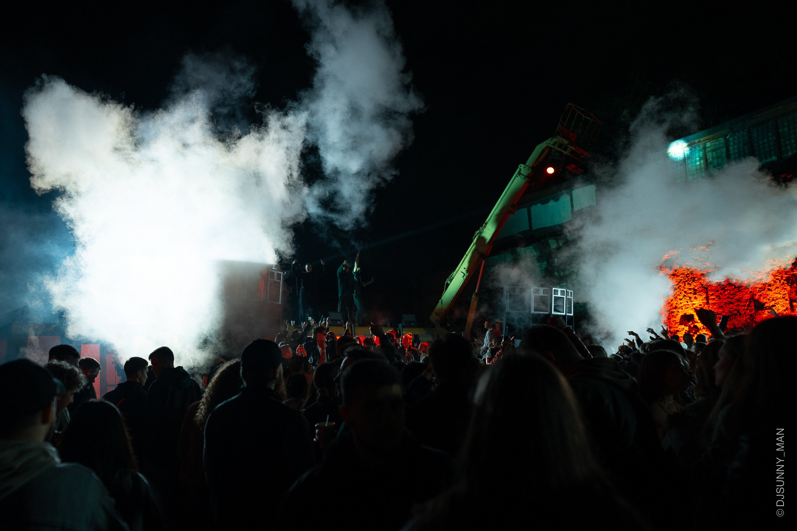 Metro Gorkovskaya. Sunnyman