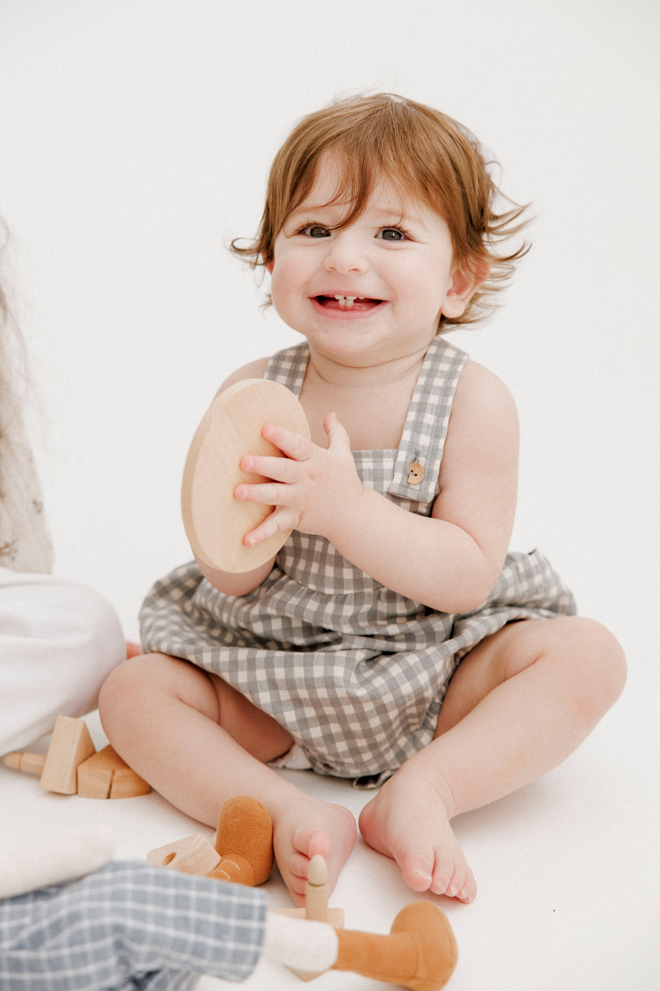 One year inside the White studio. Wedding and family photographer