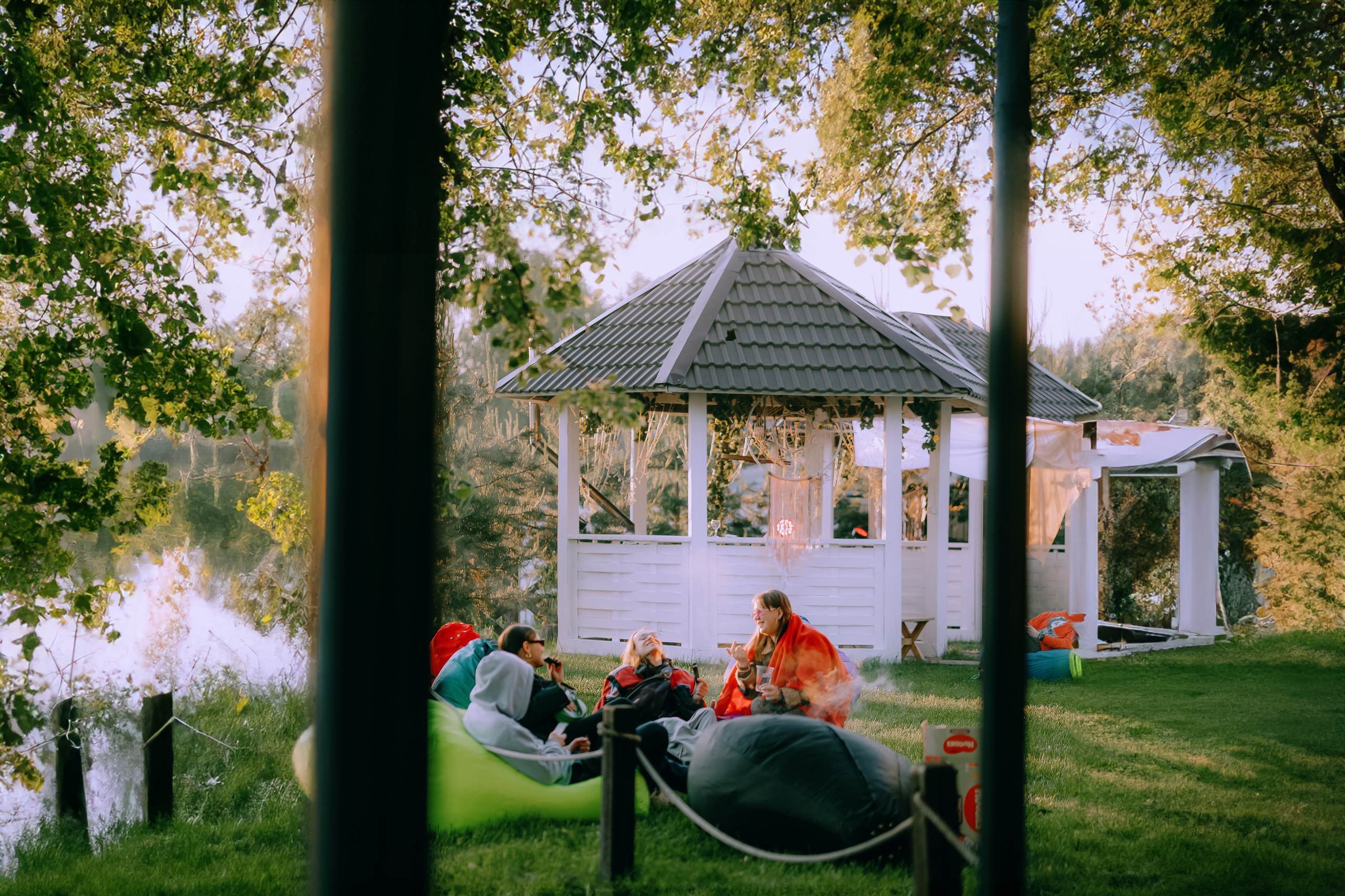 MANTRA: Хоровод. Made with Ai. Фото и видео контент за одну съемку — Веретенников Егор