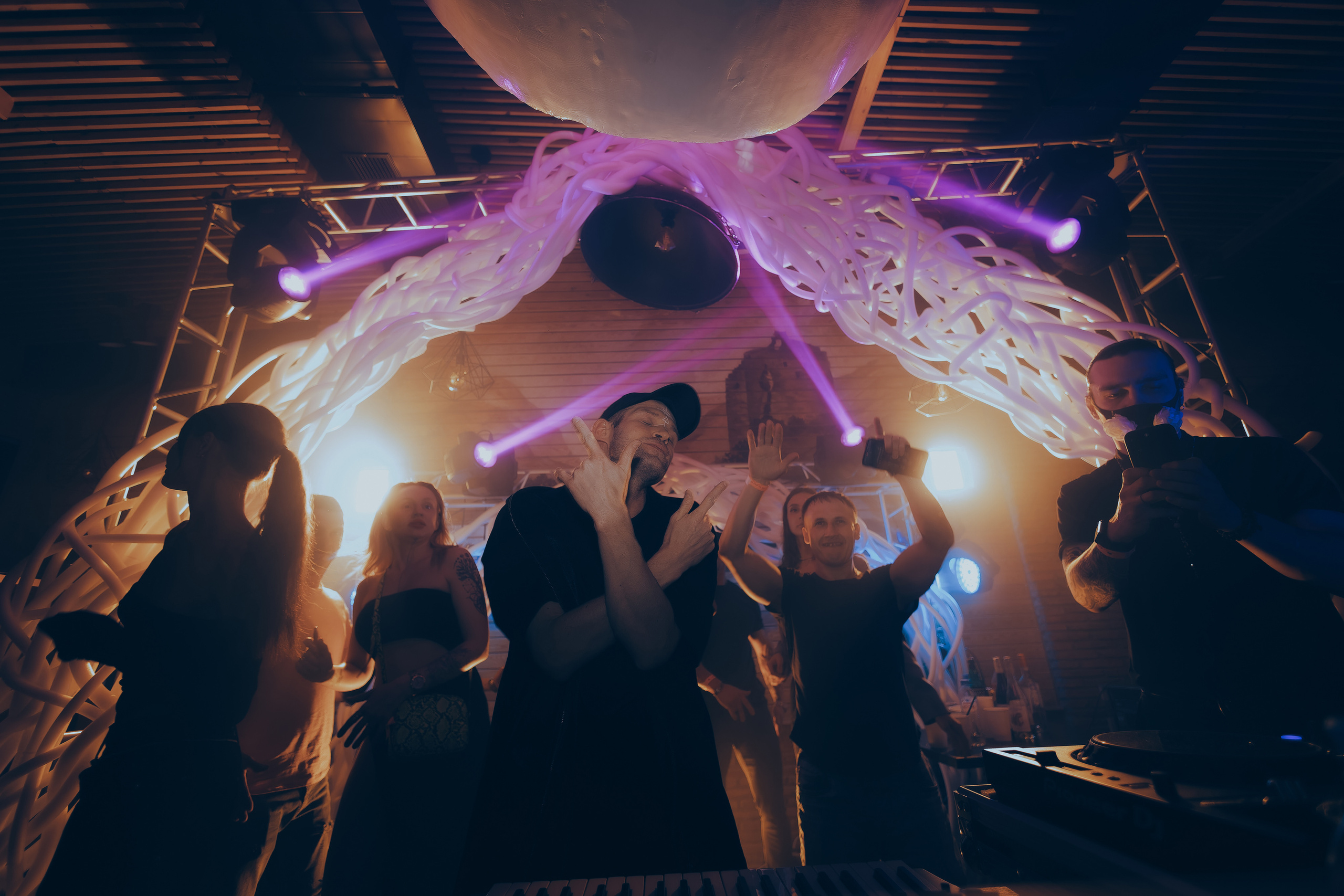 MANTRA: Rapossa. Фото и видео контент за одну съемку — Веретенников Егор