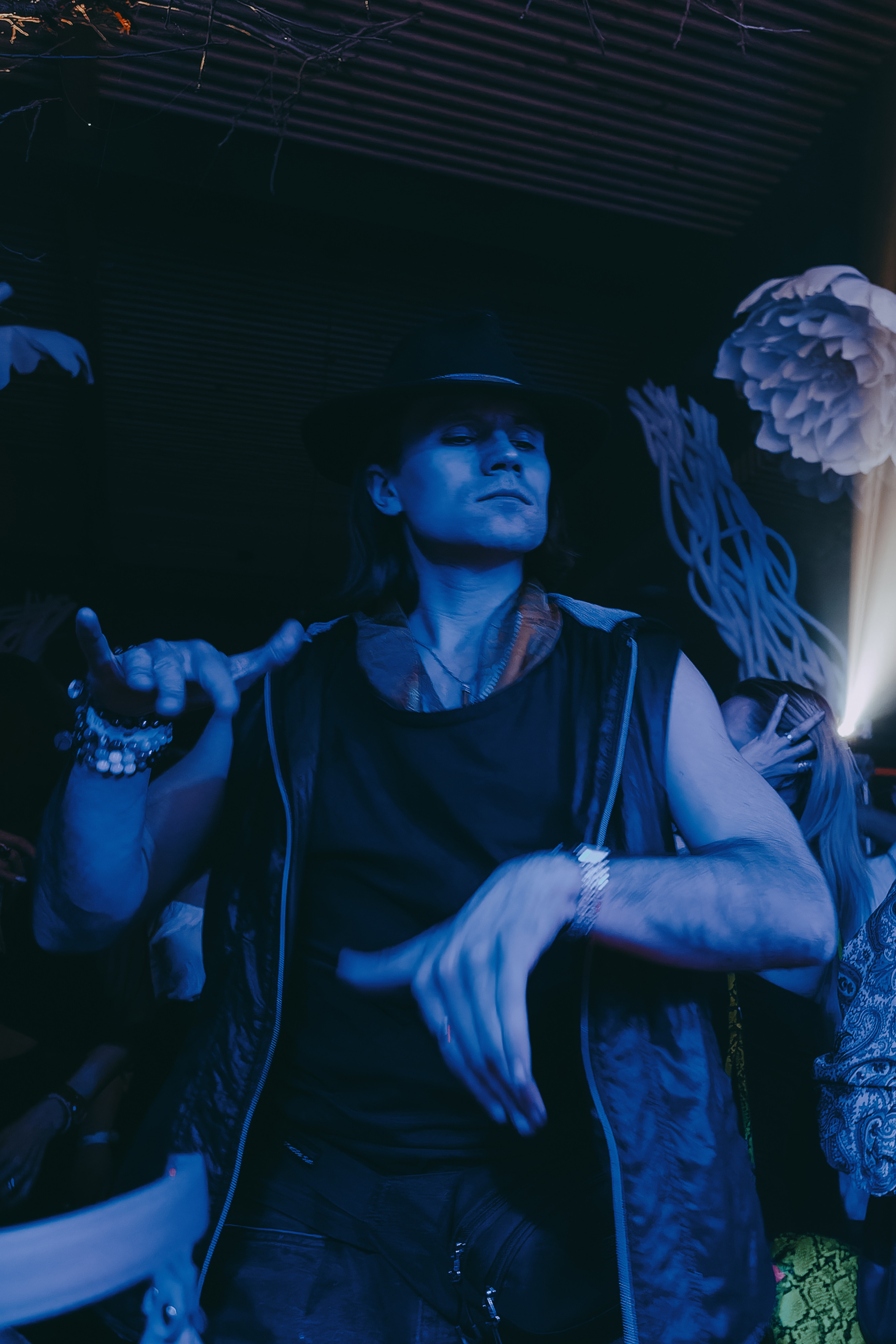 MANTRA: Rapossa. Фото и видео контент за одну съемку — Веретенников Егор