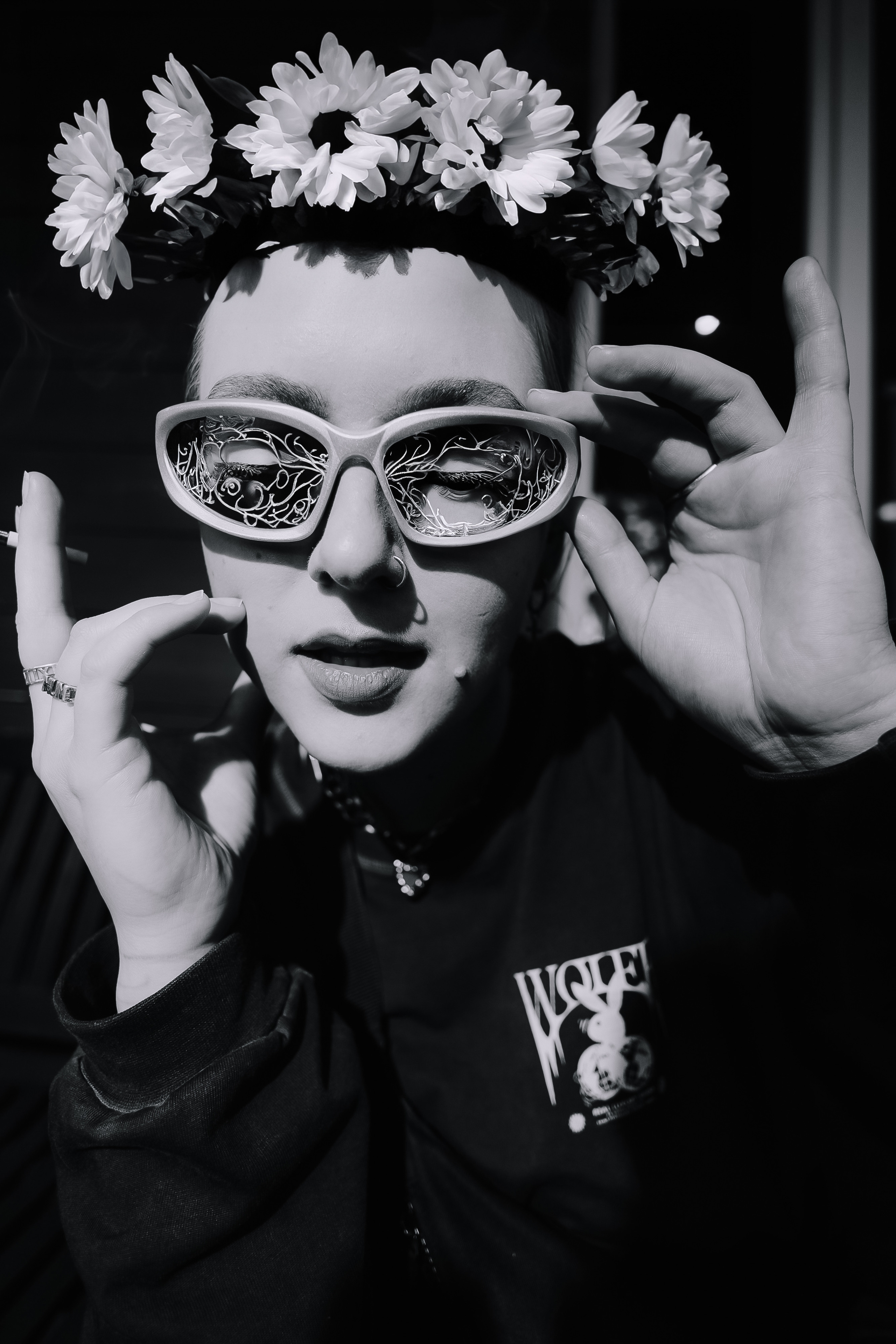 MANTRA: Хоровод. Made with Ai. Фото и видео контент за одну съемку — Веретенников Егор