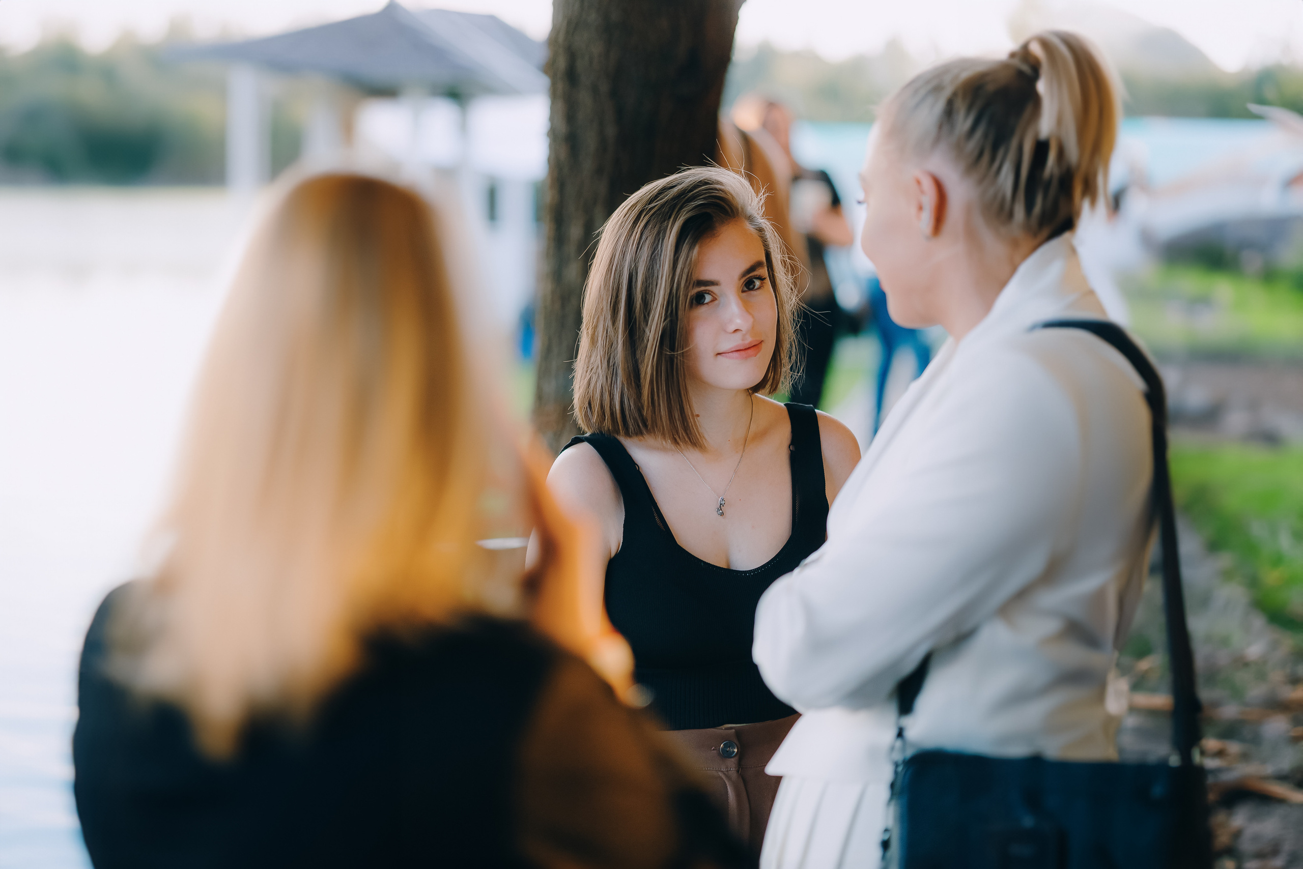 MANTRA: Хоровод. Made with Ai. Фото и видео контент за одну съемку — Веретенников Егор