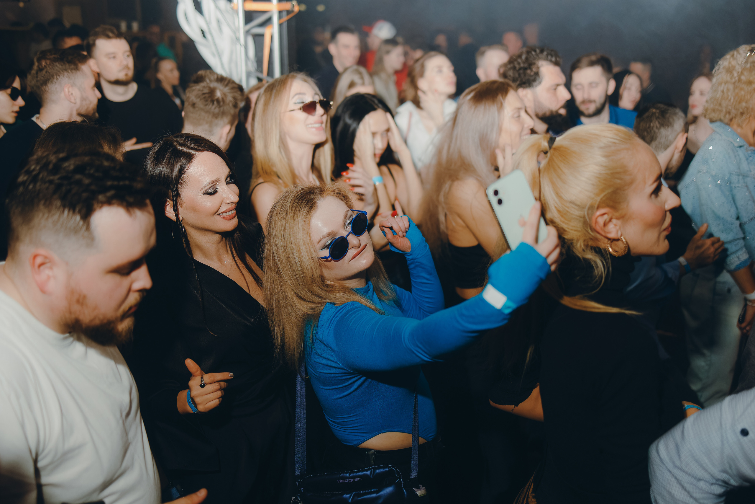 MANTRA: Rapossa. Фото и видео контент за одну съемку — Веретенников Егор