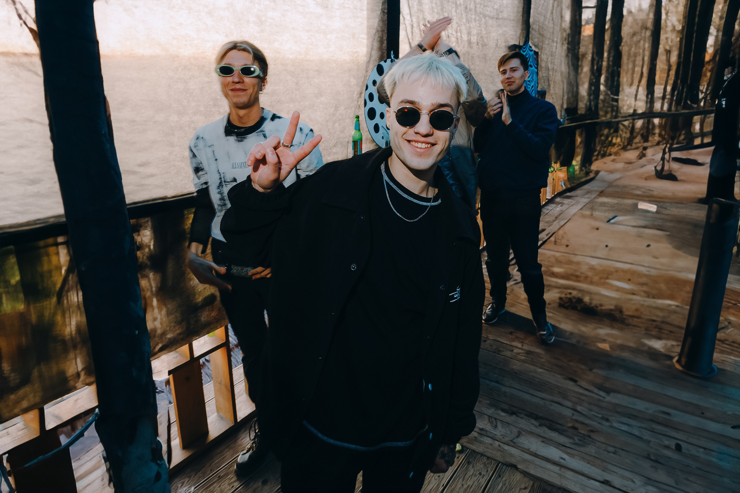 MANTRA: Хоровод. Made with Ai. Фото и видео контент за одну съемку — Веретенников Егор